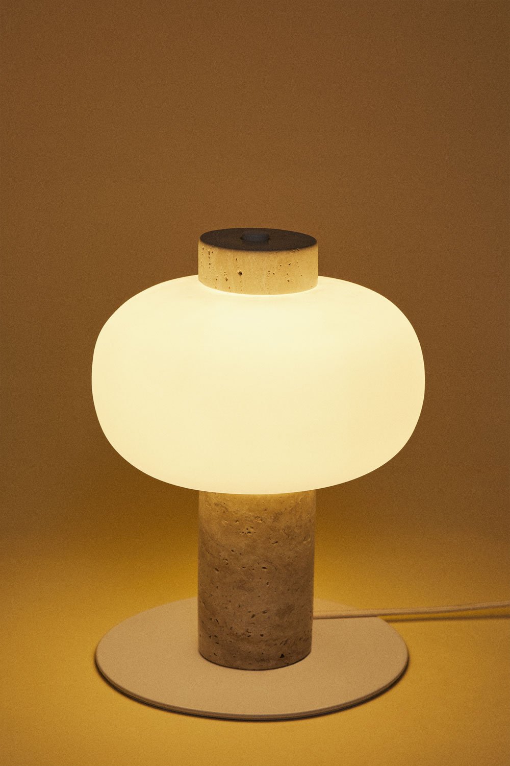 Lampe de table LED en travertin Garuba, image de la galerie 3