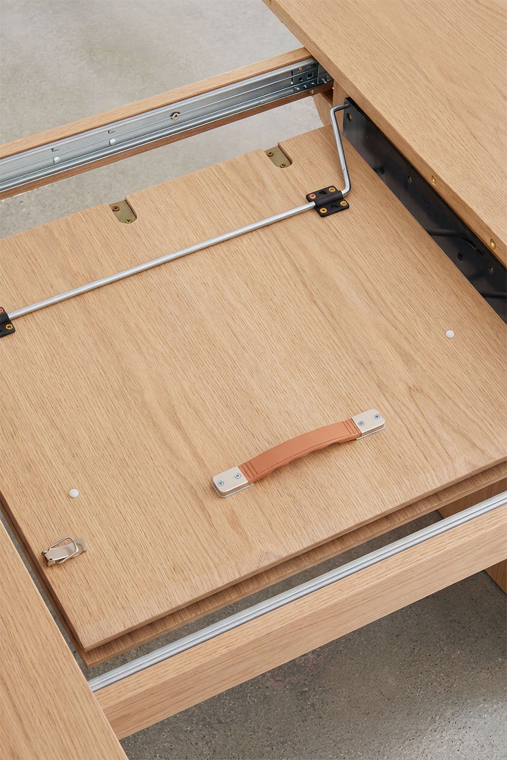 Table à manger ovale extensible en MDF et placage de frêne Nuveta, image de la galerie 9