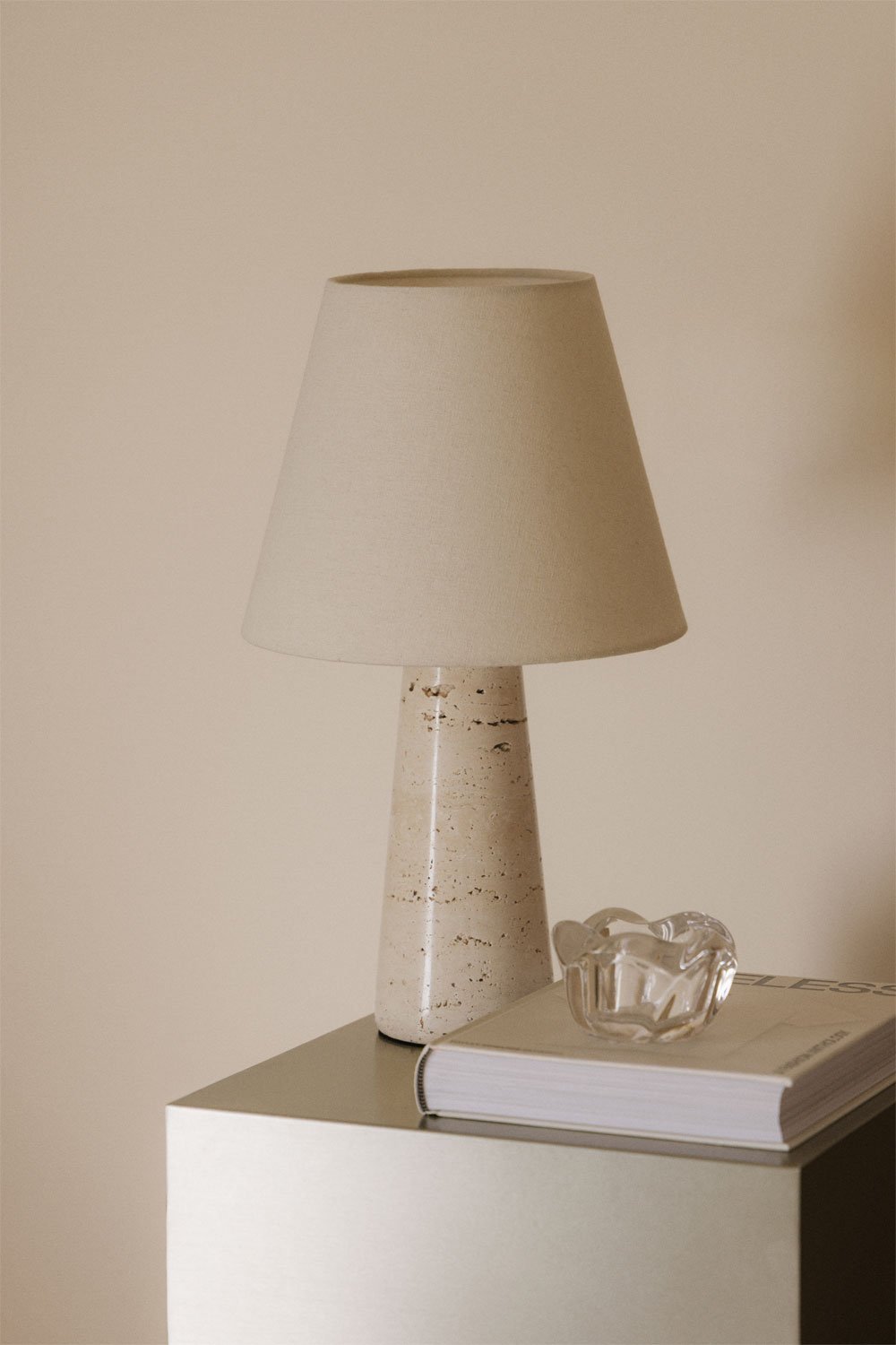 Socle pour lampe de table en travertin Davise, image de la galerie 1