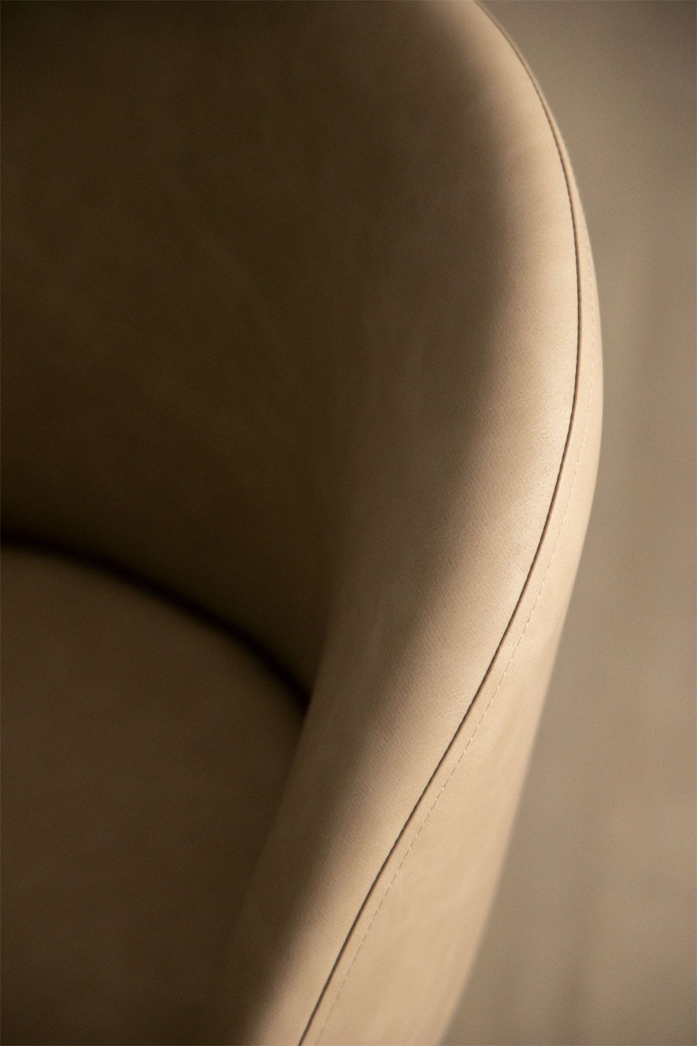 Chaise de salle à manger rembourrée en similicuir Kana , image de la galerie 2