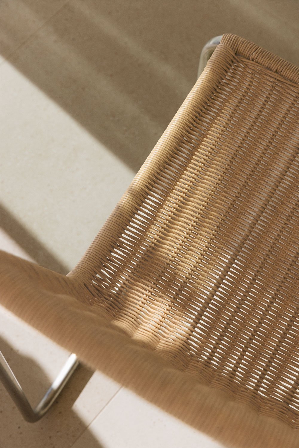 Pack de 2 chaises de salle à manger en acier inoxydable et rotin synthétique Omaha, image de la galerie 2