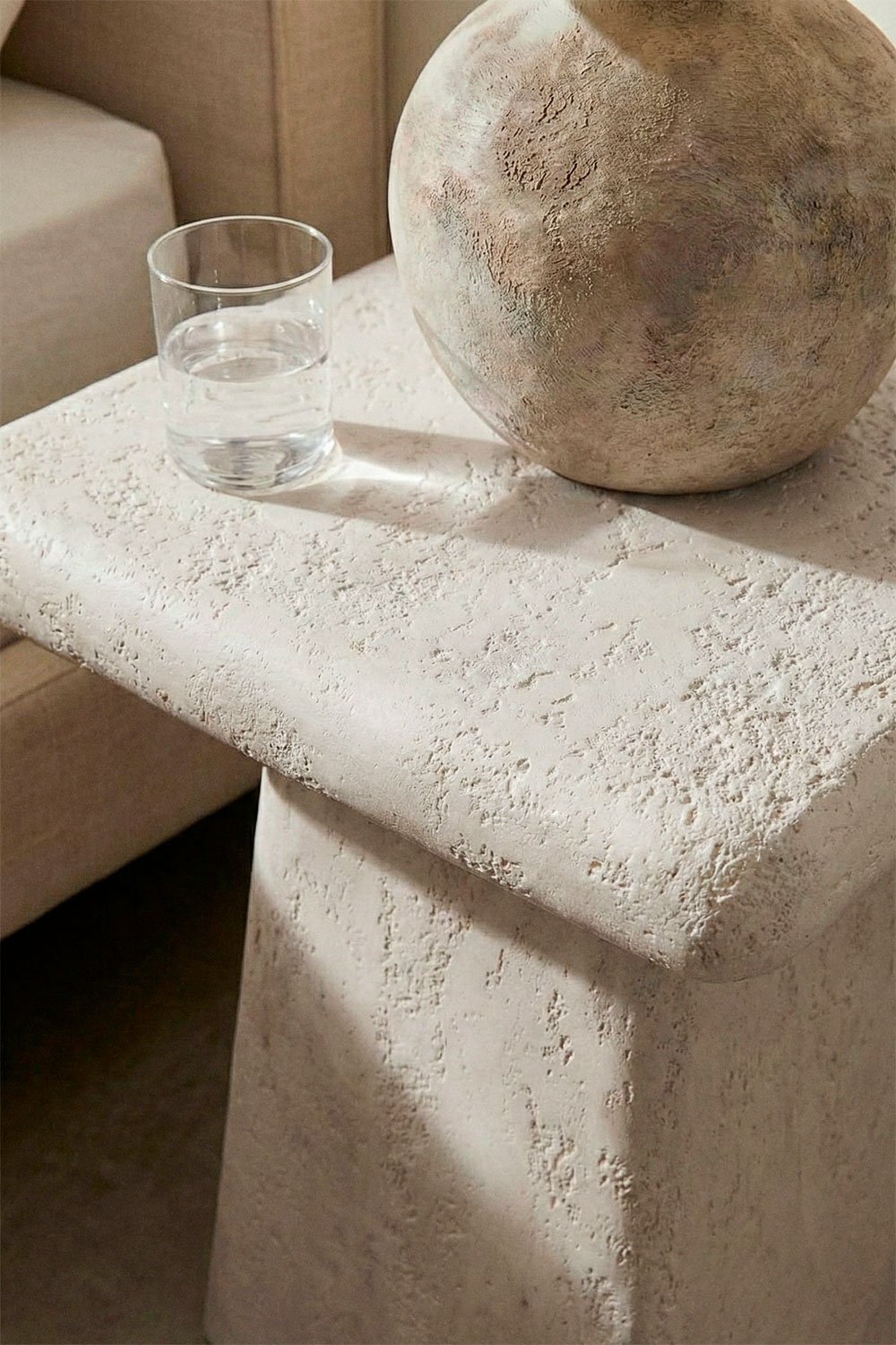 Table de chevet carrée 45x45 cm en ciment Maelis, image de la galerie 2