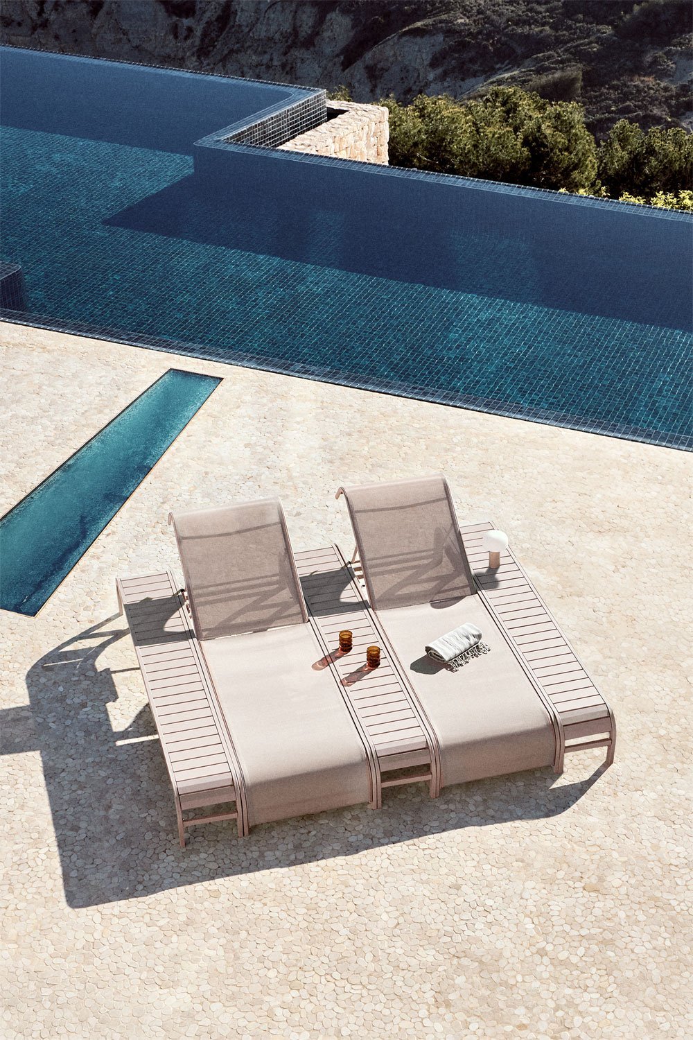 Set de 2 chaises longues inclinables et 3 tables d'appoint en acier Marietta, image de la galerie 1