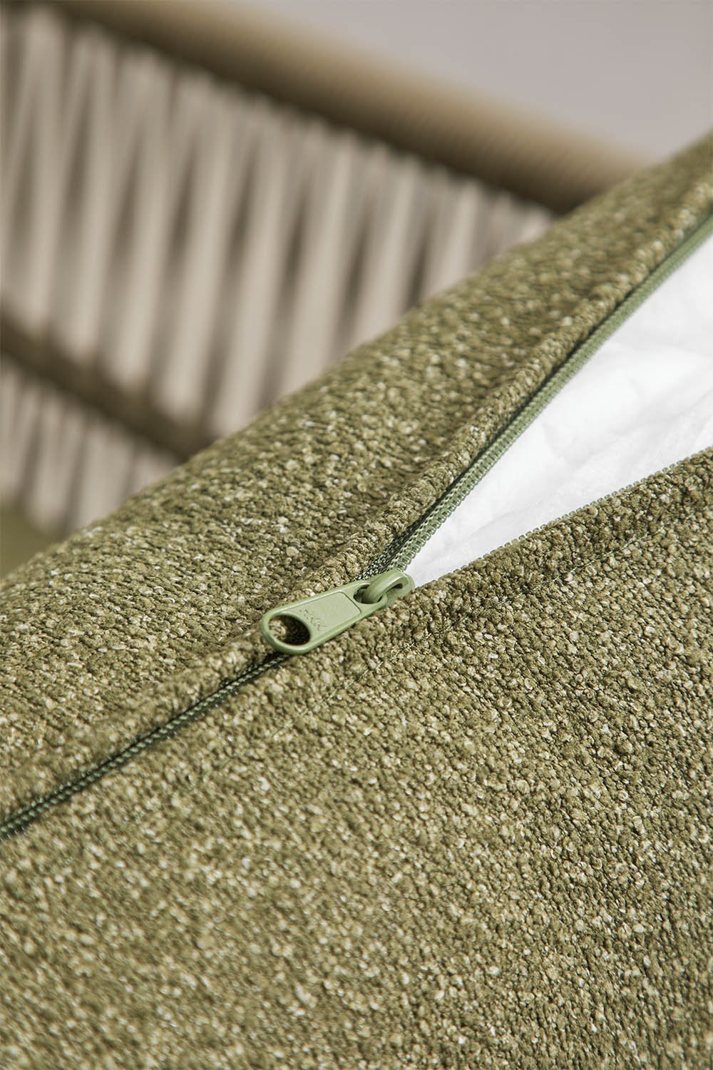 Canapé de jardin 3 places en bois d'acacia et corde tressée Karvia, image de la galerie 9