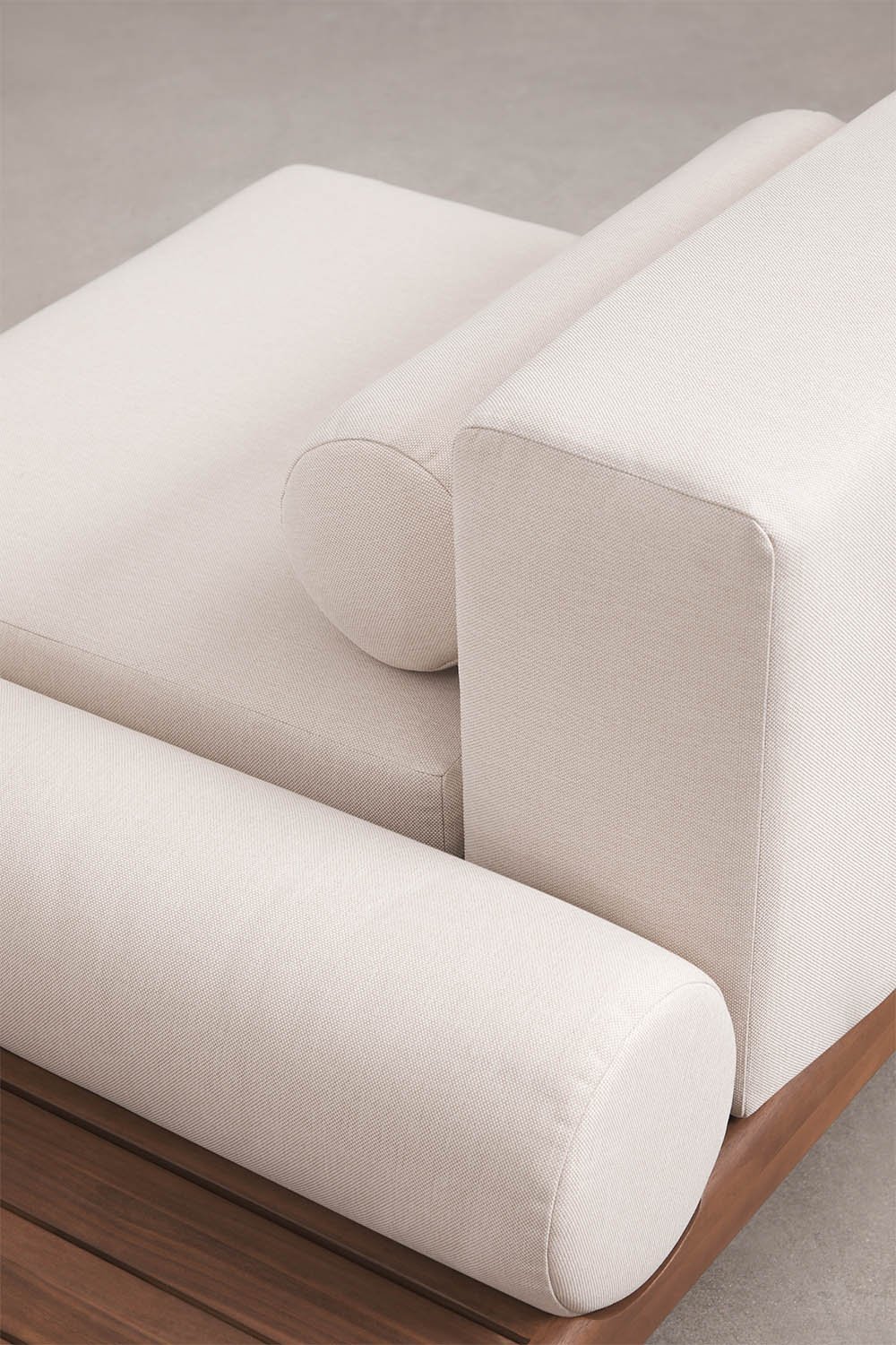 Module central avec table d'appoint pour canapé modulaire de jardin en acacia Edrien, image de la galerie 6