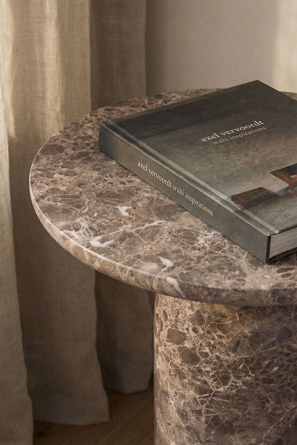 Table de chevet ronde Ø45 cm en ciment Layana, image de la galerie 2