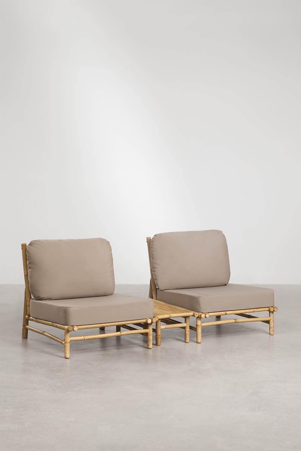 Ensemble de jardin avec 2 fauteuils et table d'appoint rectangulaire en bambou Isendra, image de la galerie 1