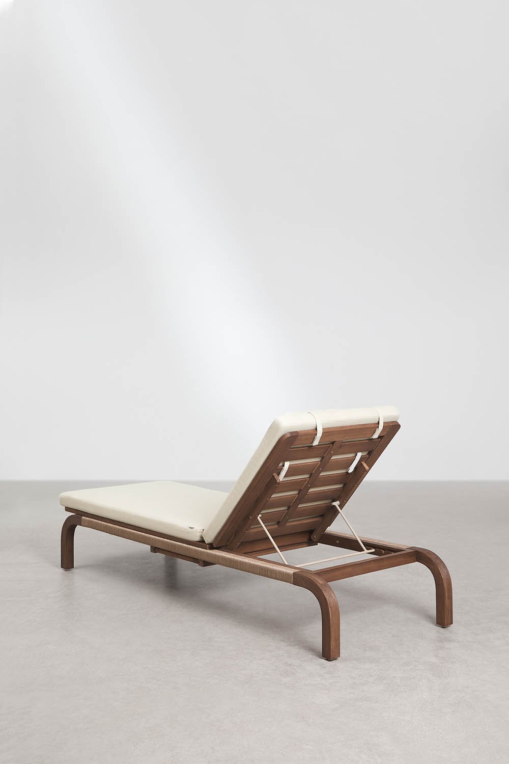 Chaise longue inclinable en bois d'acacia avec coussin Dubai, image de la galerie 4