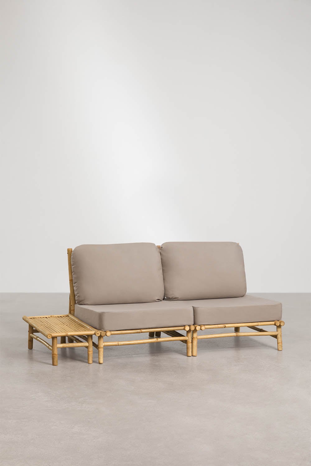 Ensemble de jardin avec canapé modulaire 2 pièces et table d'appoint latérale rectangulaire 75x40 cm en bambou Isendra, image de la galerie 1