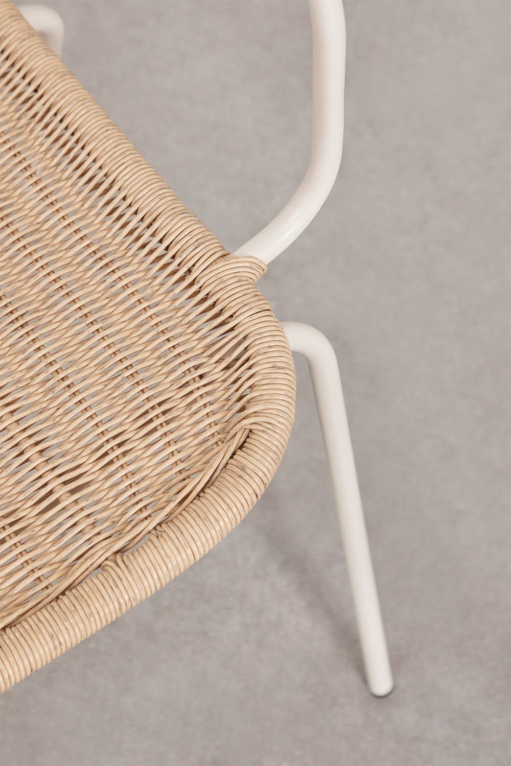 Chaise de salle à manger empilable avec accoudoirs en rotin synthétique Reiven, image de la galerie 5