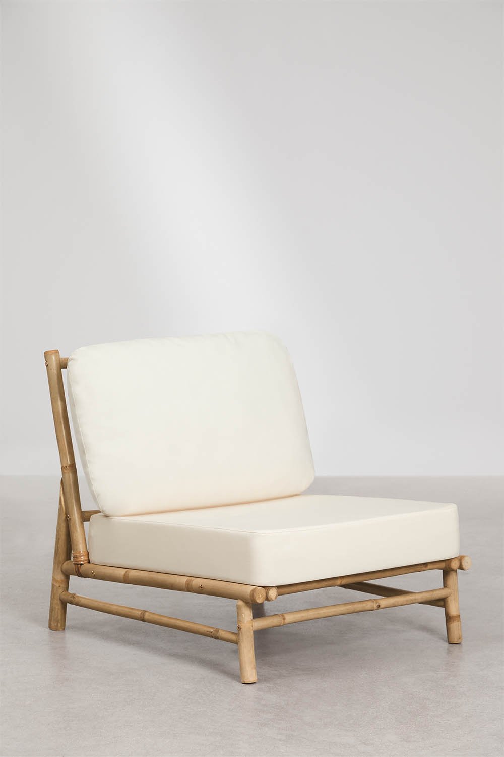Ensemble de jardin avec 2 fauteuils, pouf et table basse carrée 75x75 cm en bambou Isendra, image de la galerie 3