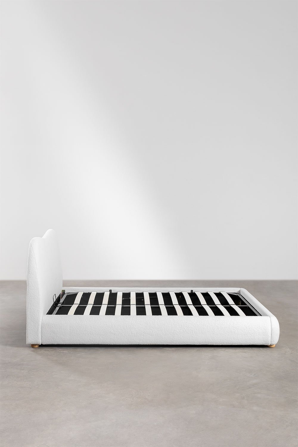 Lit avec coffre de rangement relevable tapissée Winselet, image de la galerie 3