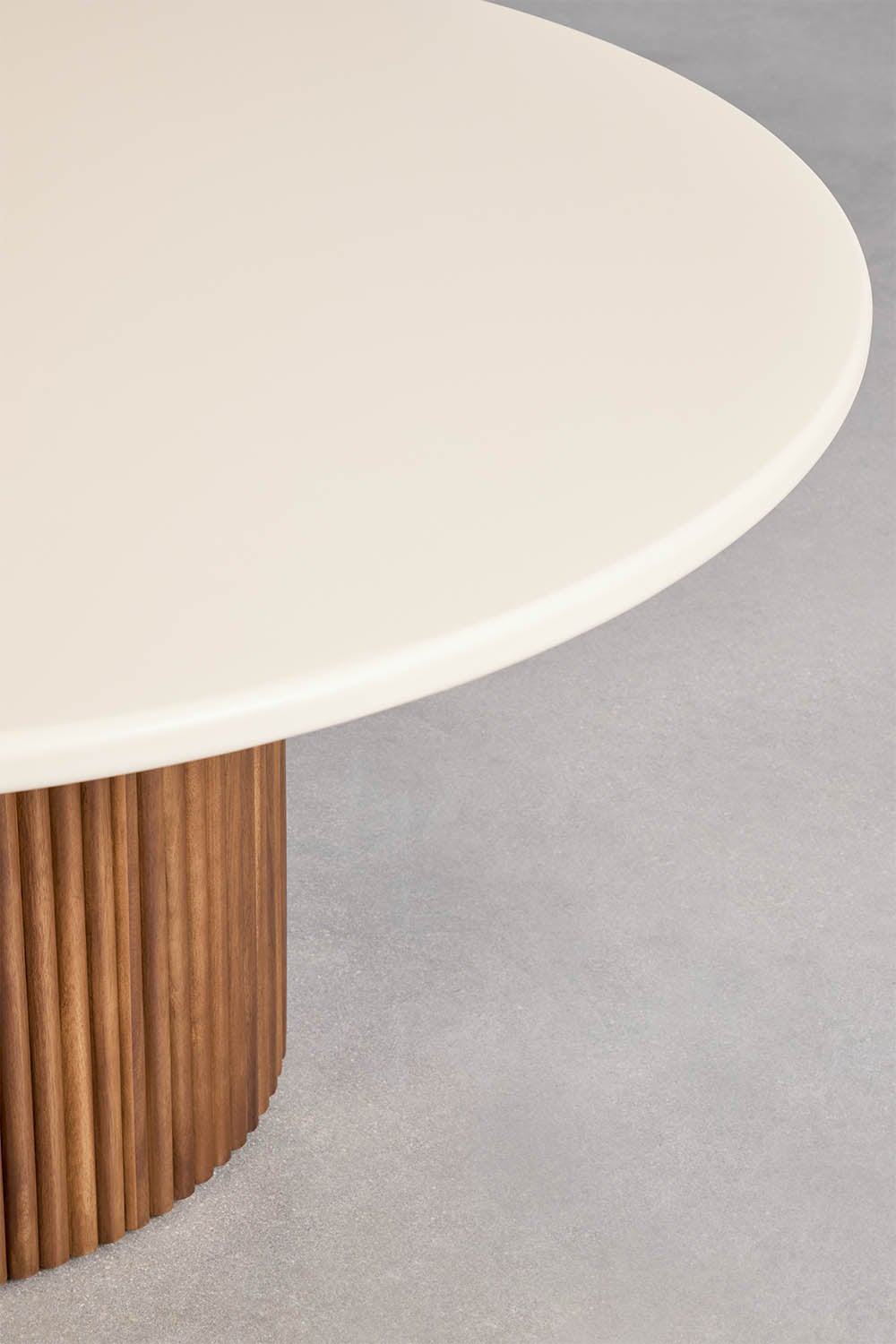 Table de salle à manger ronde en ciment et bois d'acacia Sirvon, image de la galerie 2