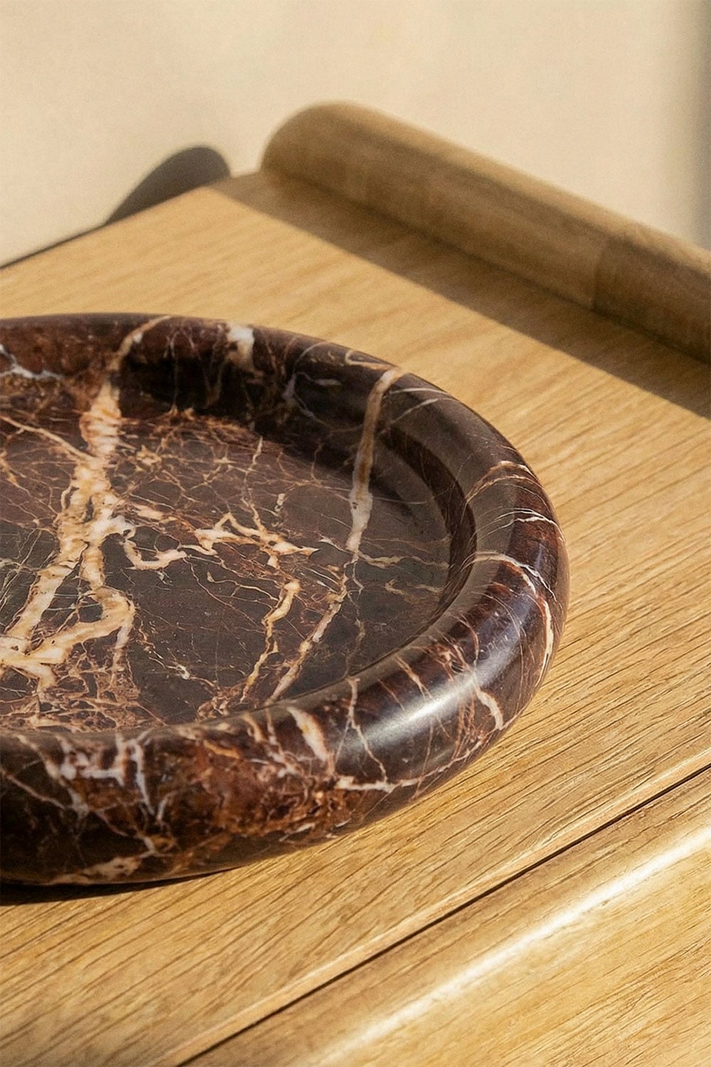 Vidé-poche rond Ø20 cm en marbre Velmar, image de la galerie 2