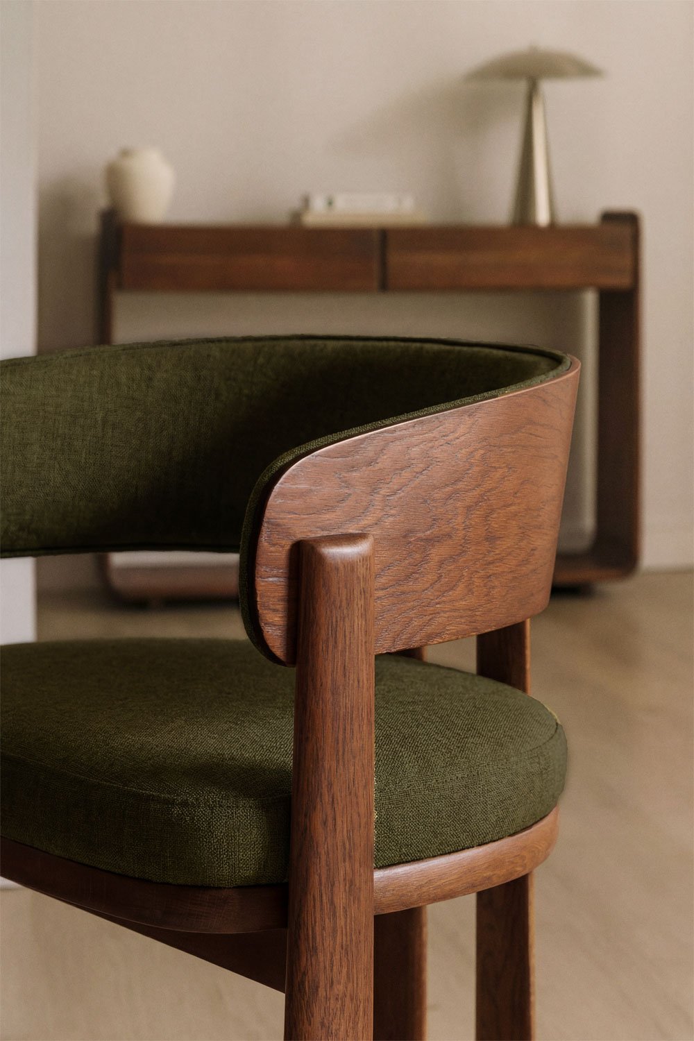 Pack de 2 chaises de salle à manger avec accoudoirs en bois de chêne et revêtement Olea Signature, image de la galerie 2