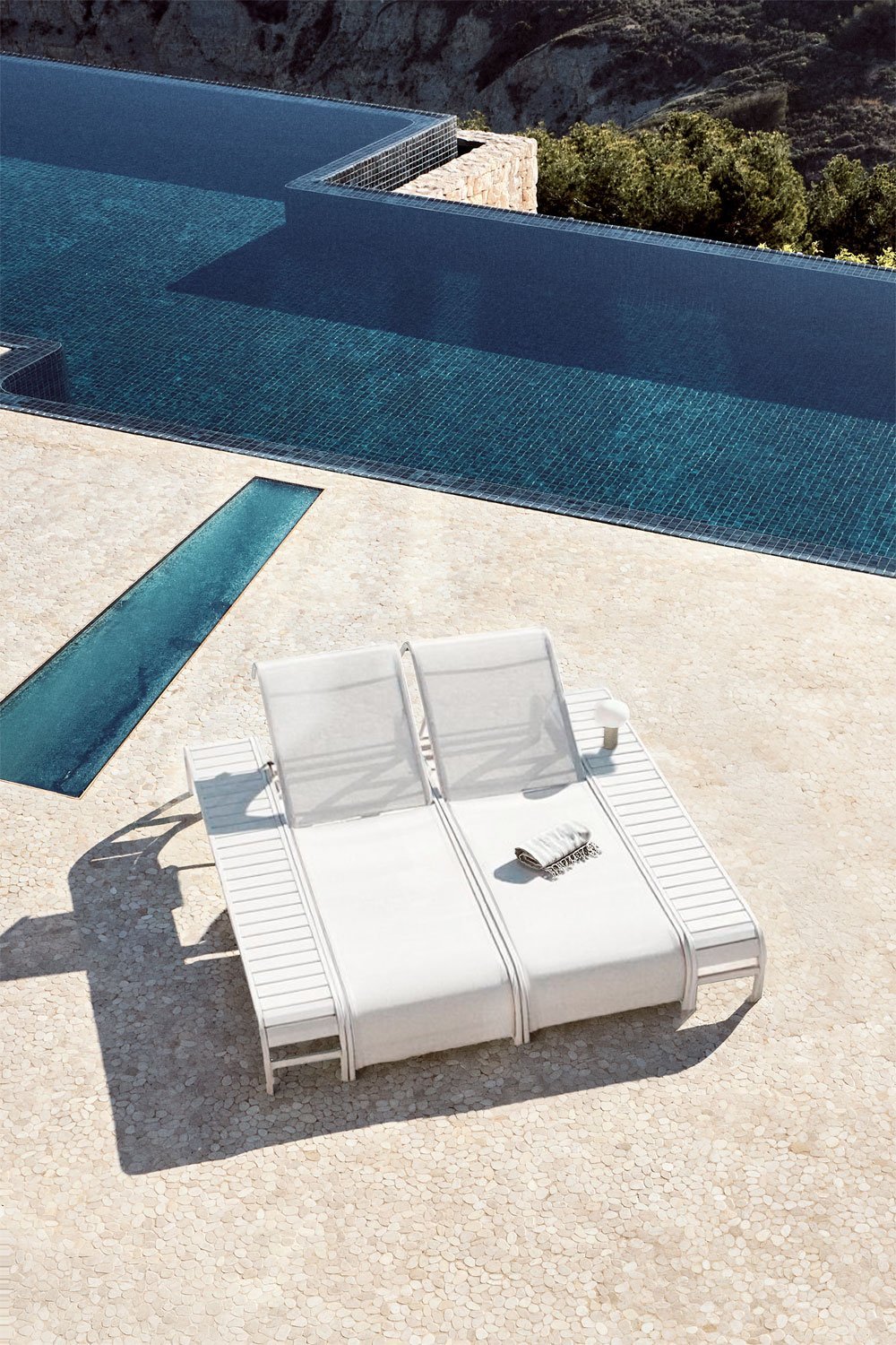 Set de 2 chaises longues inclinables et 2 tables d'appoint en acier Marietta, image de la galerie 1