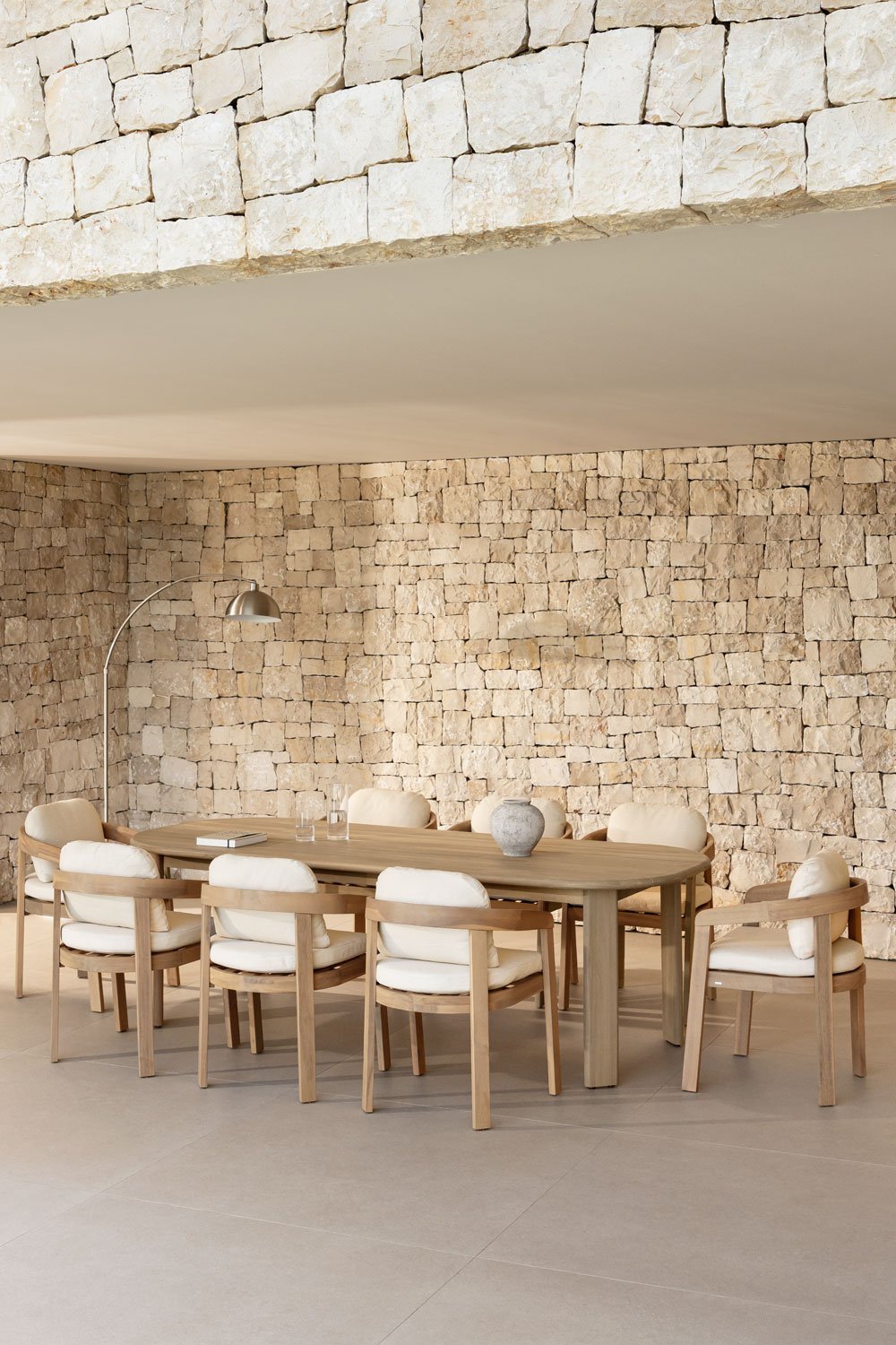 Table de jardin ovale 240x100 cm en bois d'acacia Uleno, image de la galerie 1