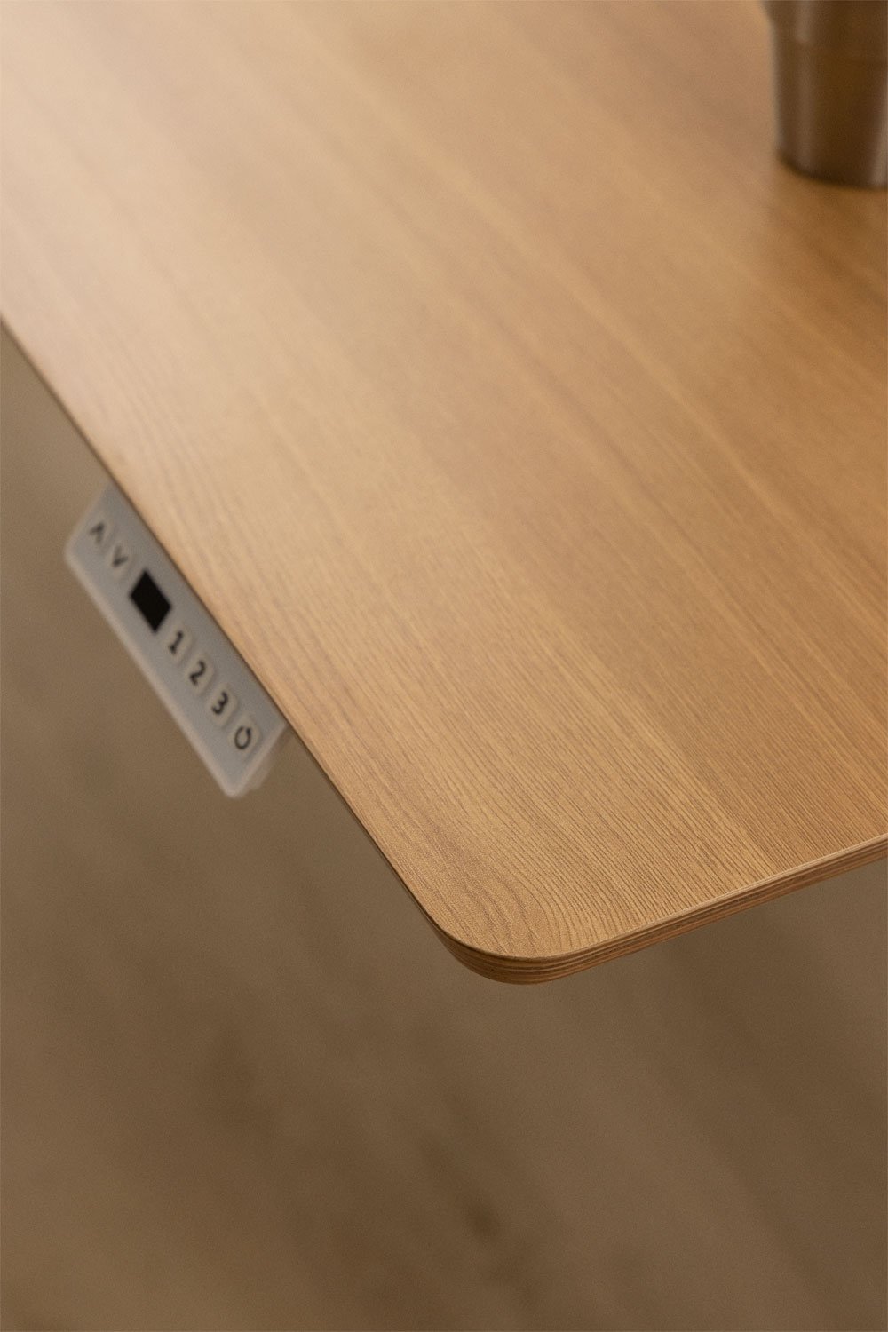 Bureau électrique rectangulaire réglable en hauteur avec fonction mémoire en bois et fer Serpi, image de la galerie 3