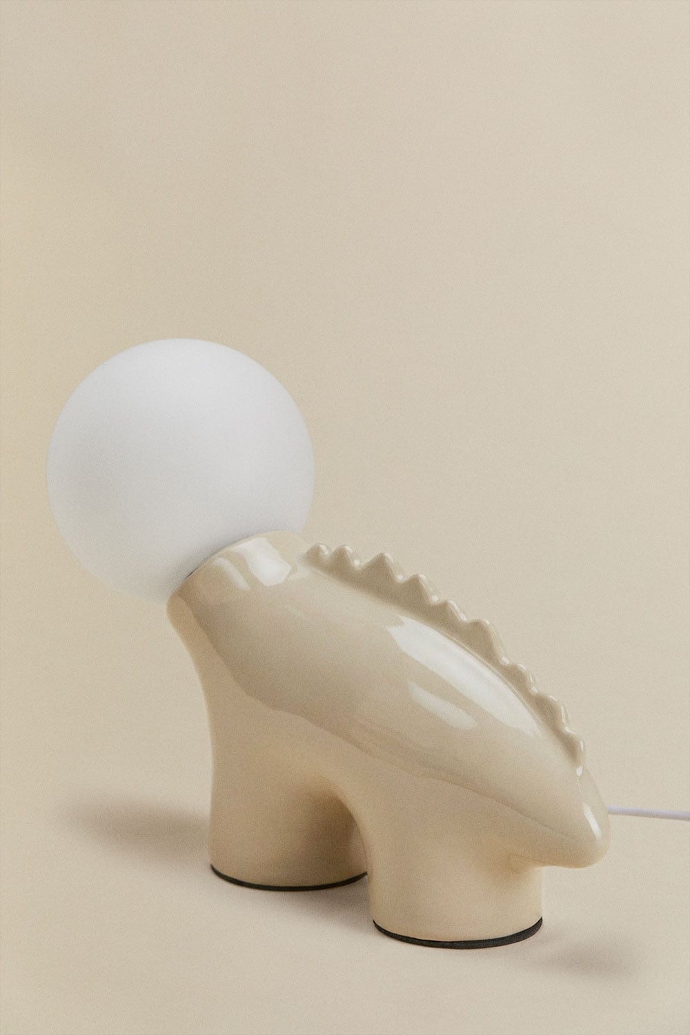 Lampe de table en céramique avec boule en cristal Maloa, image de la galerie 3