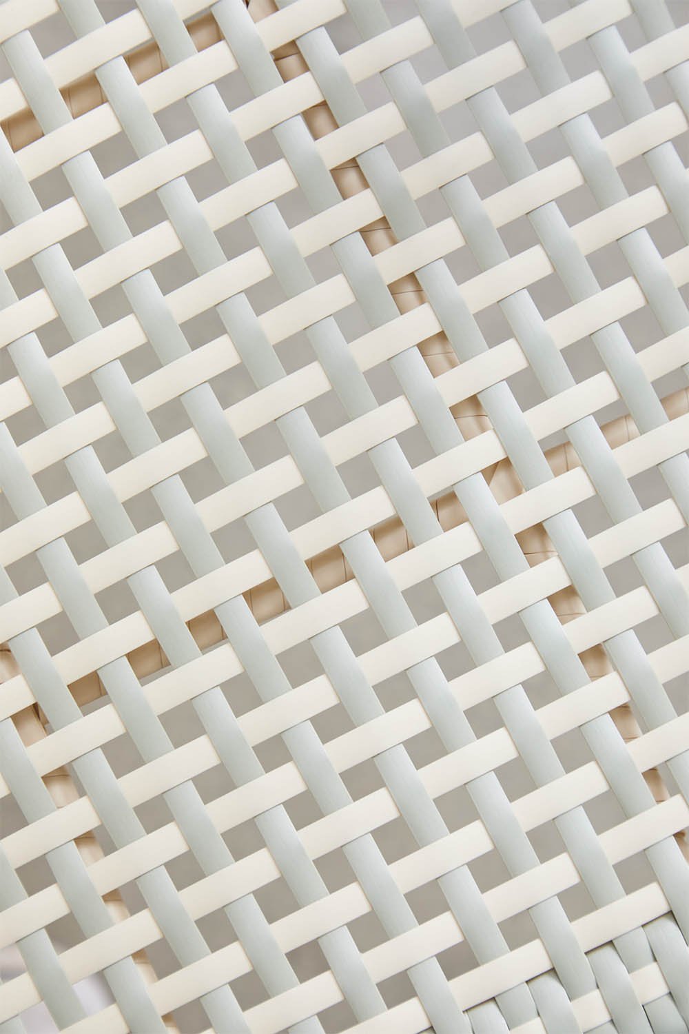 Pack de 2 chaises de salle à manger empilables en acier et rotin synthétique Veyra, image de la galerie 7