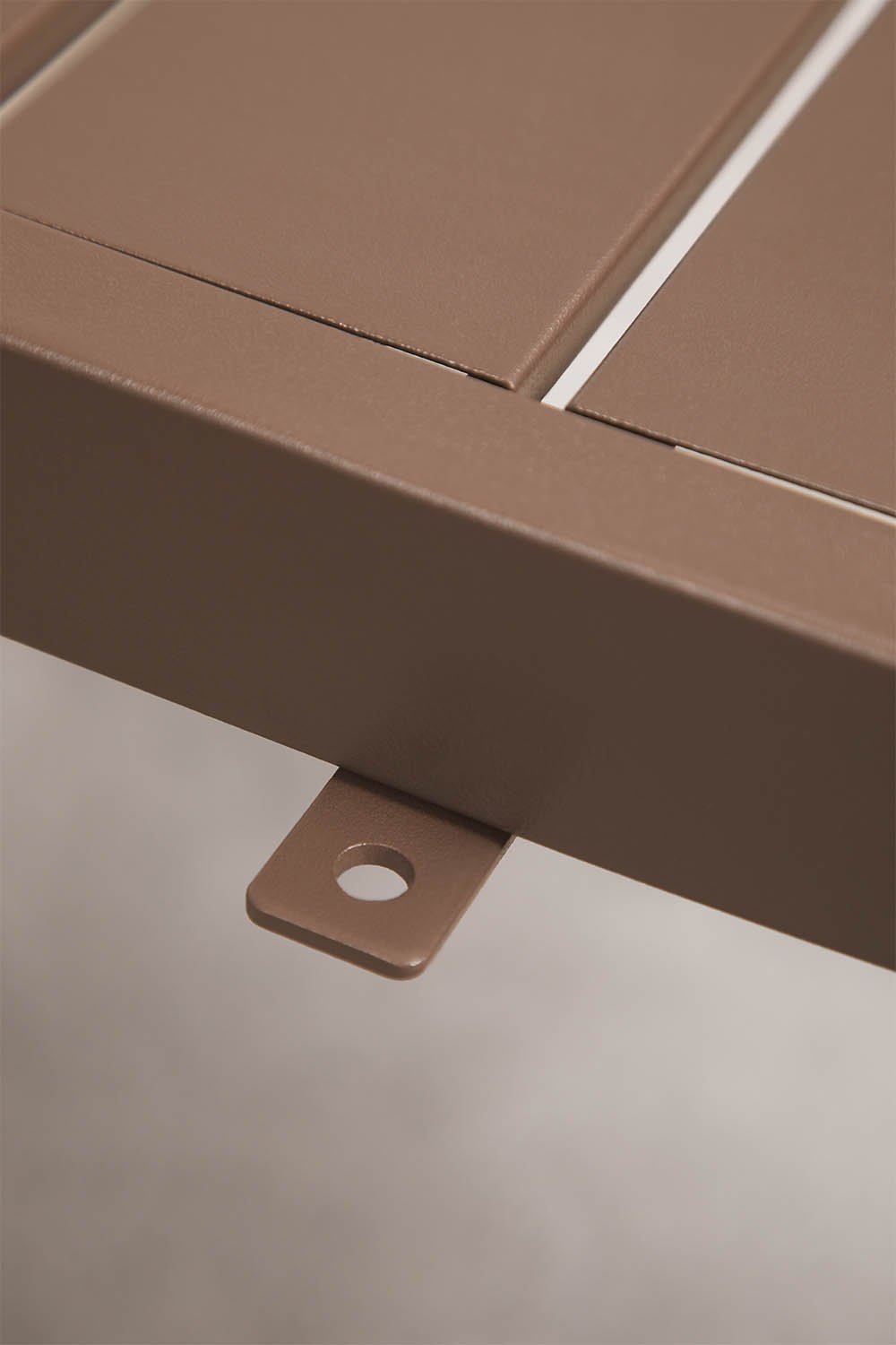 Table d'appoint pour chaise longue en acier Marietta, image de la galerie 5