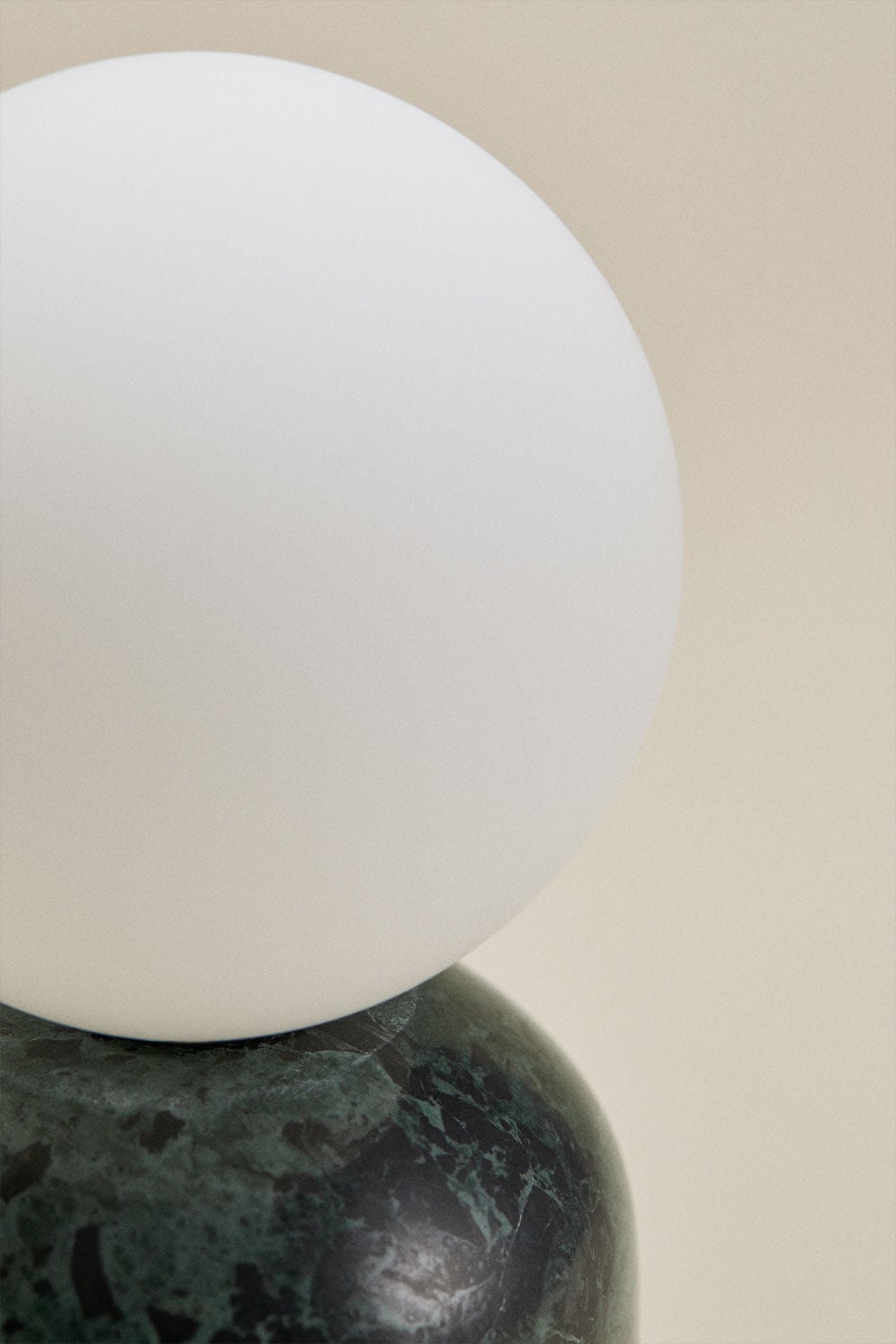 Lampe de table en pierre naturelle Tumkur, image de la galerie 5