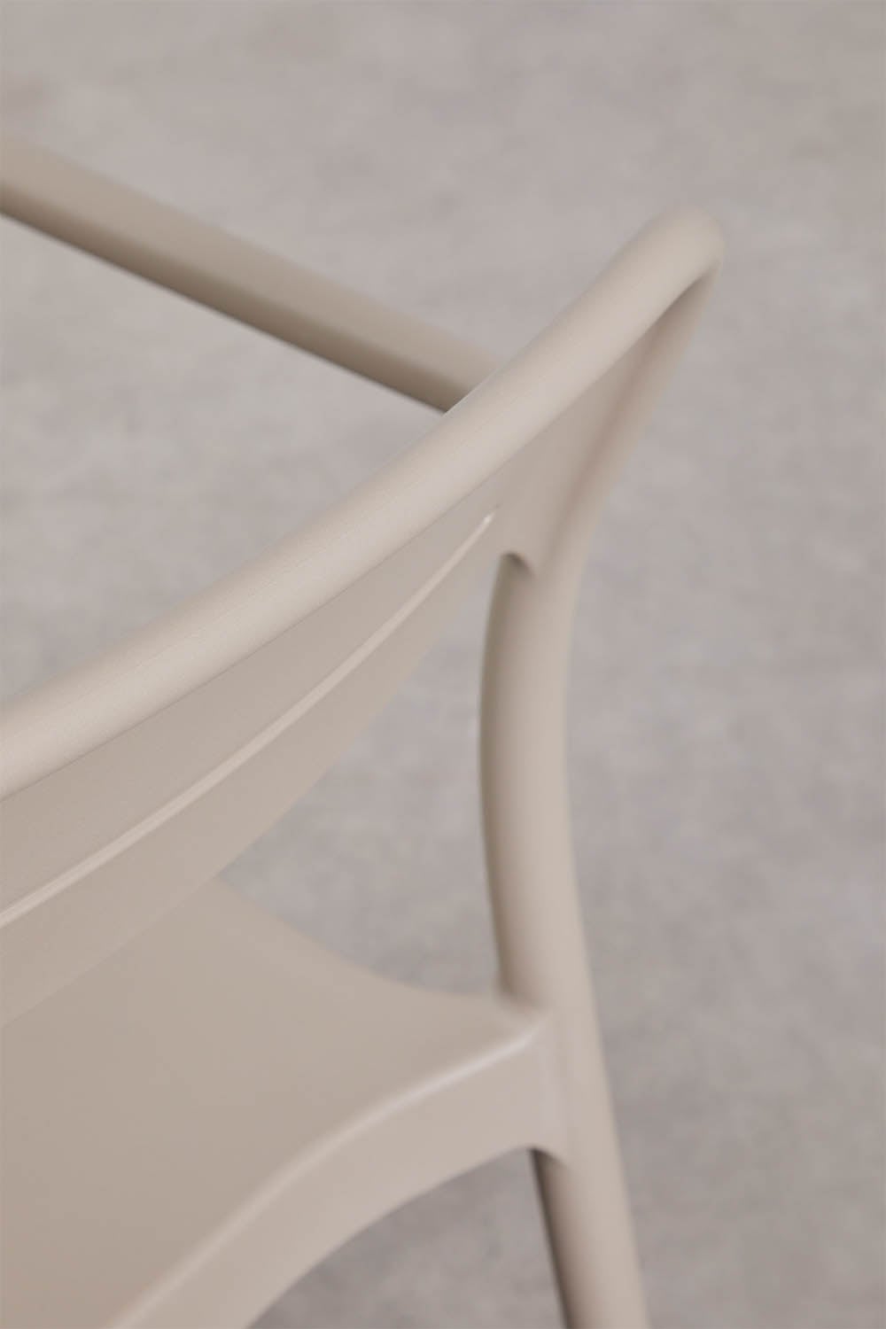 Pack de 2 chaises de salle à manger empilables avec accoudoirs en polypropylène Graneli, image de la galerie 5