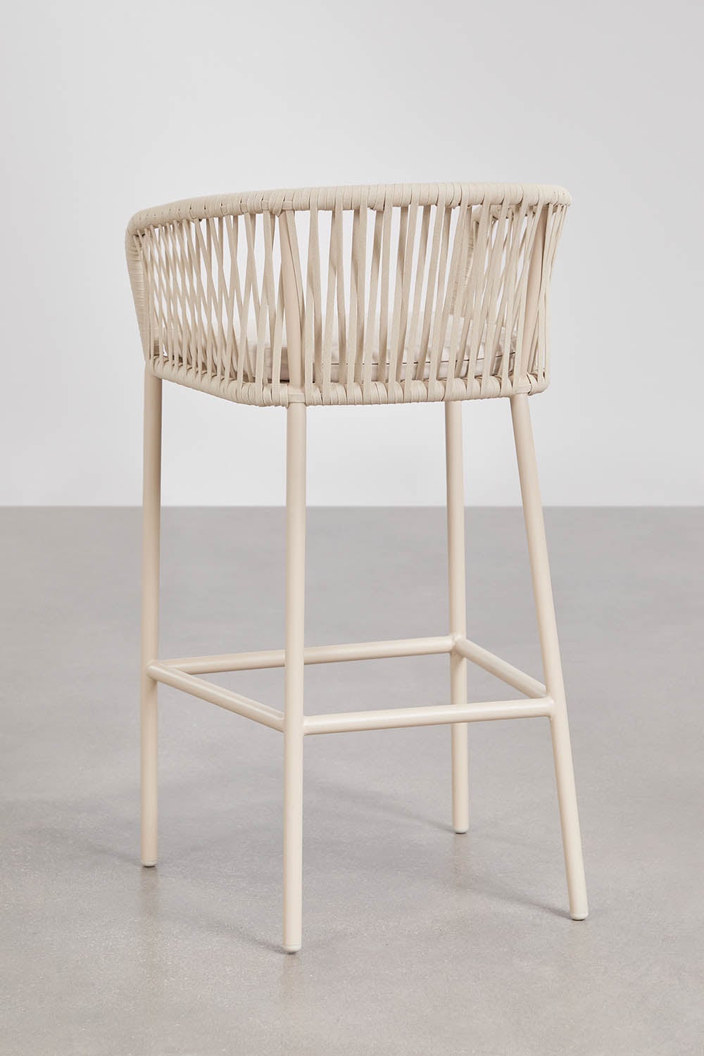 Tabouret haut avec accoudoirs en corde tressée Arhiza, image de la galerie 3