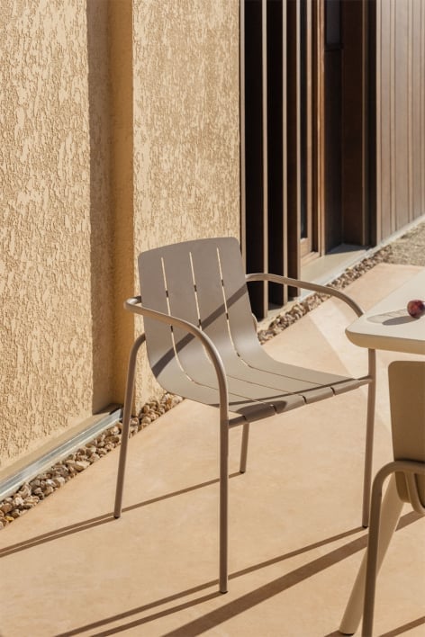 Chaise de jardin empilable avec accoudoirs en acier Isoria