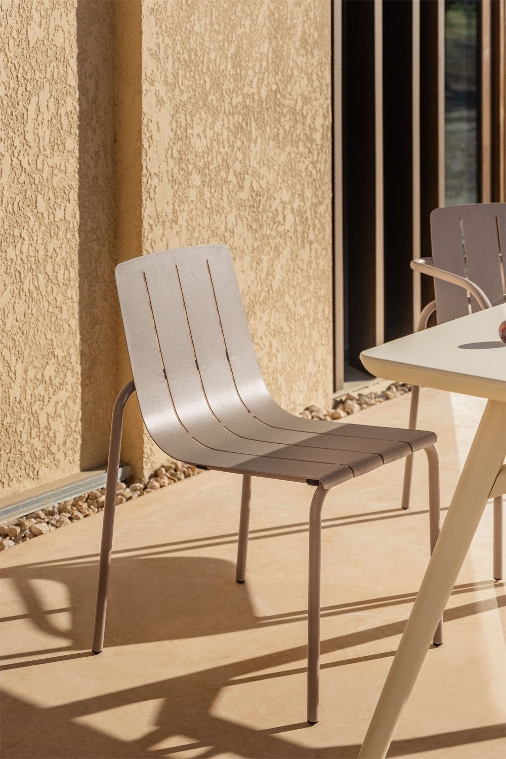 Chaise de jardin empilable en acier Isoria, image de la galerie 1