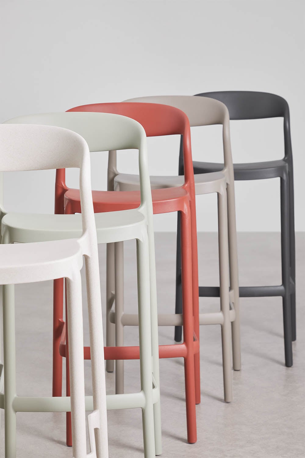 Pack de 4 tabourets de jardin hauts empilables en polypropylène Brenza, image de la galerie 8