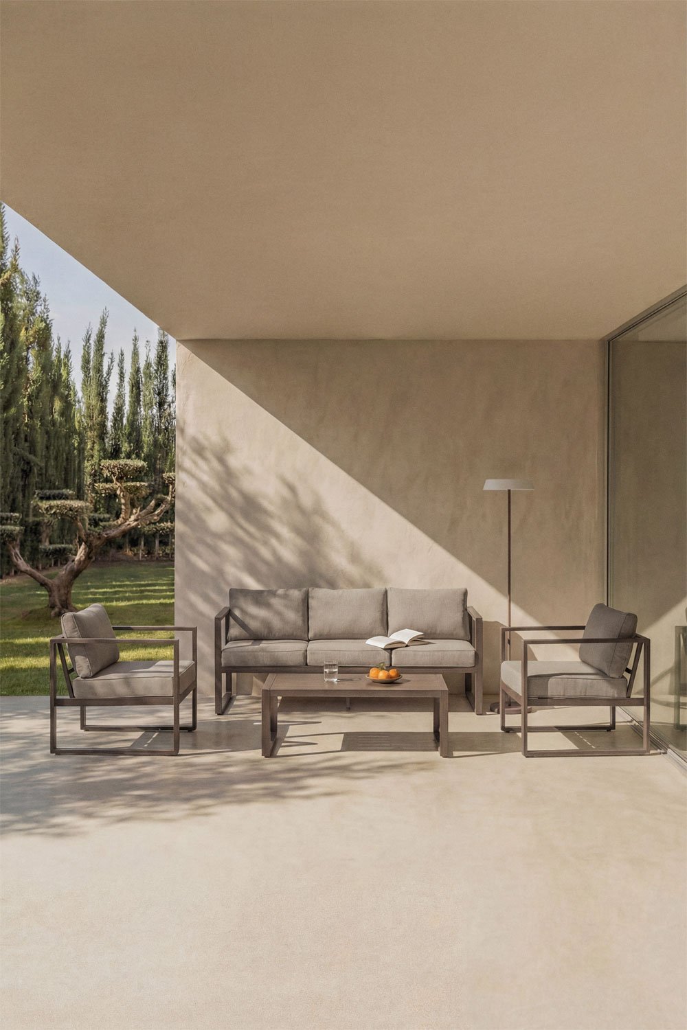 Ensemble de jardin avec canapé 3 places, 2 fauteuils et table basse en aluminium Lipov, image de la galerie 1