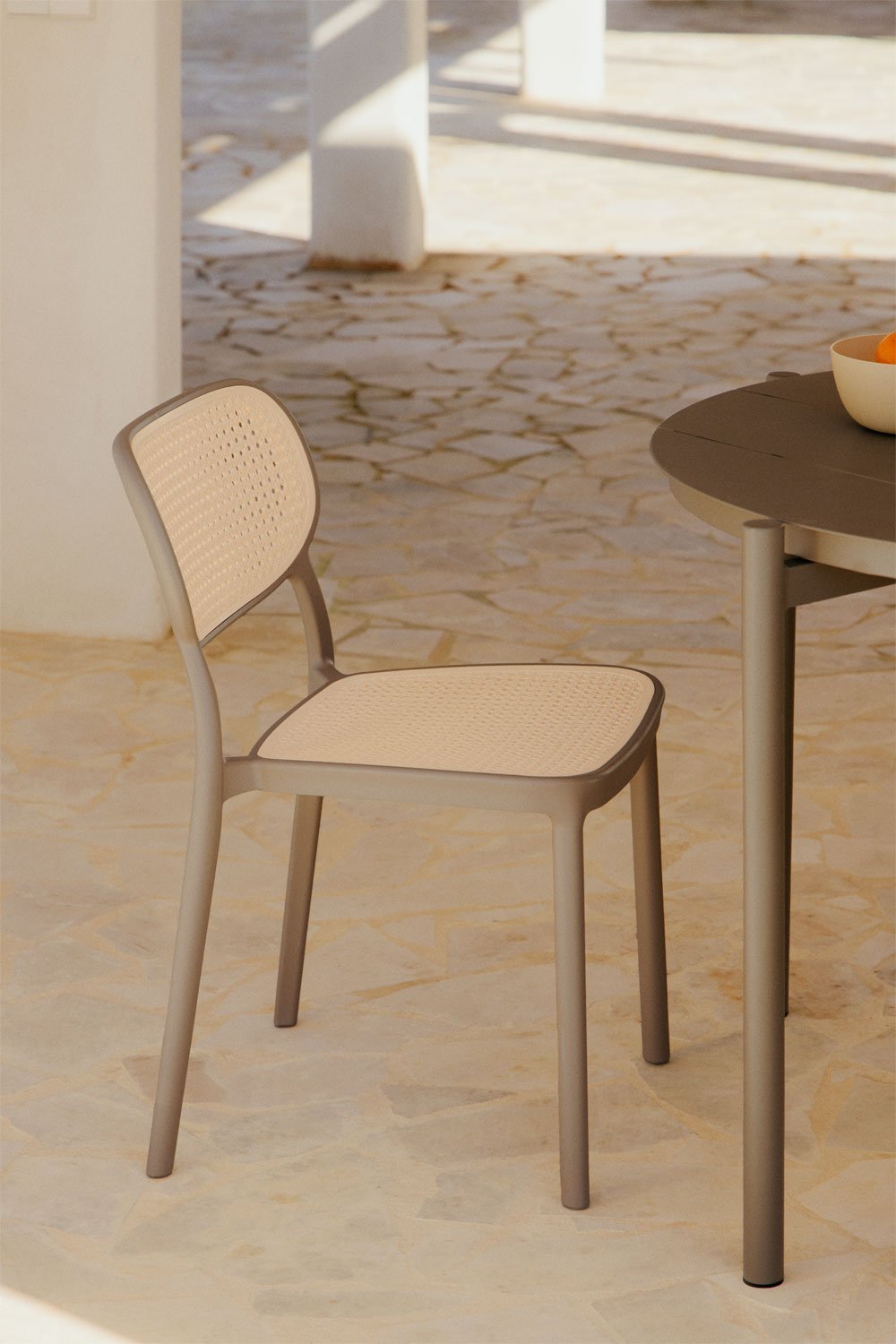 Chaise de jardin empilable en polypropylène Omara, image de la galerie 1