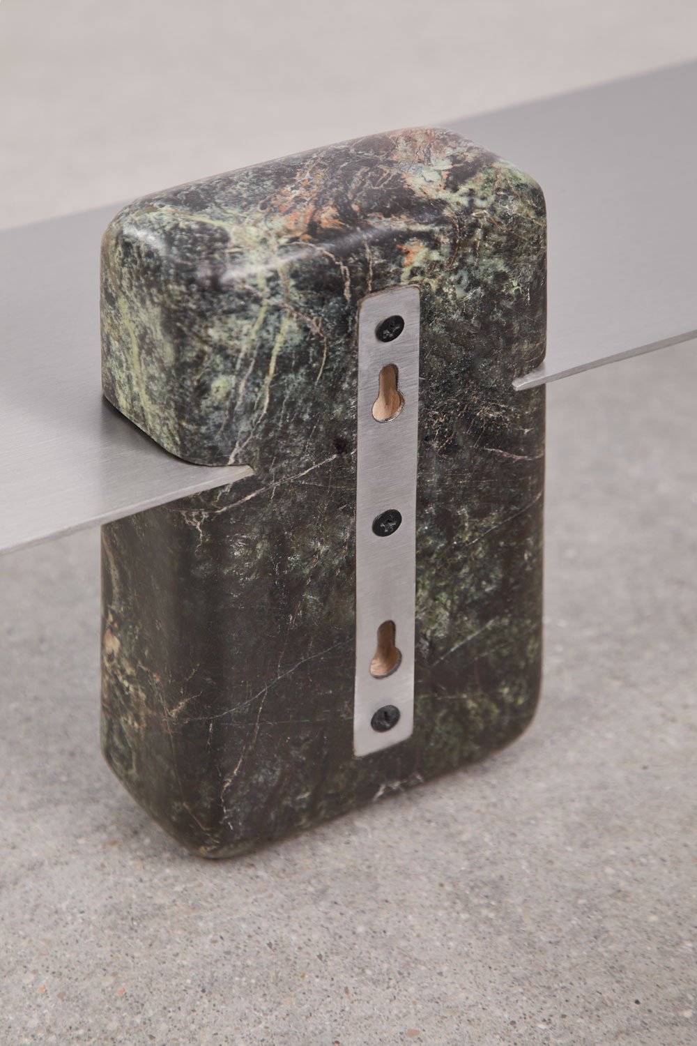 Étagère murale pour salle de bain en acier inoxydable et pierre naturelle Serbian, image de la galerie 6