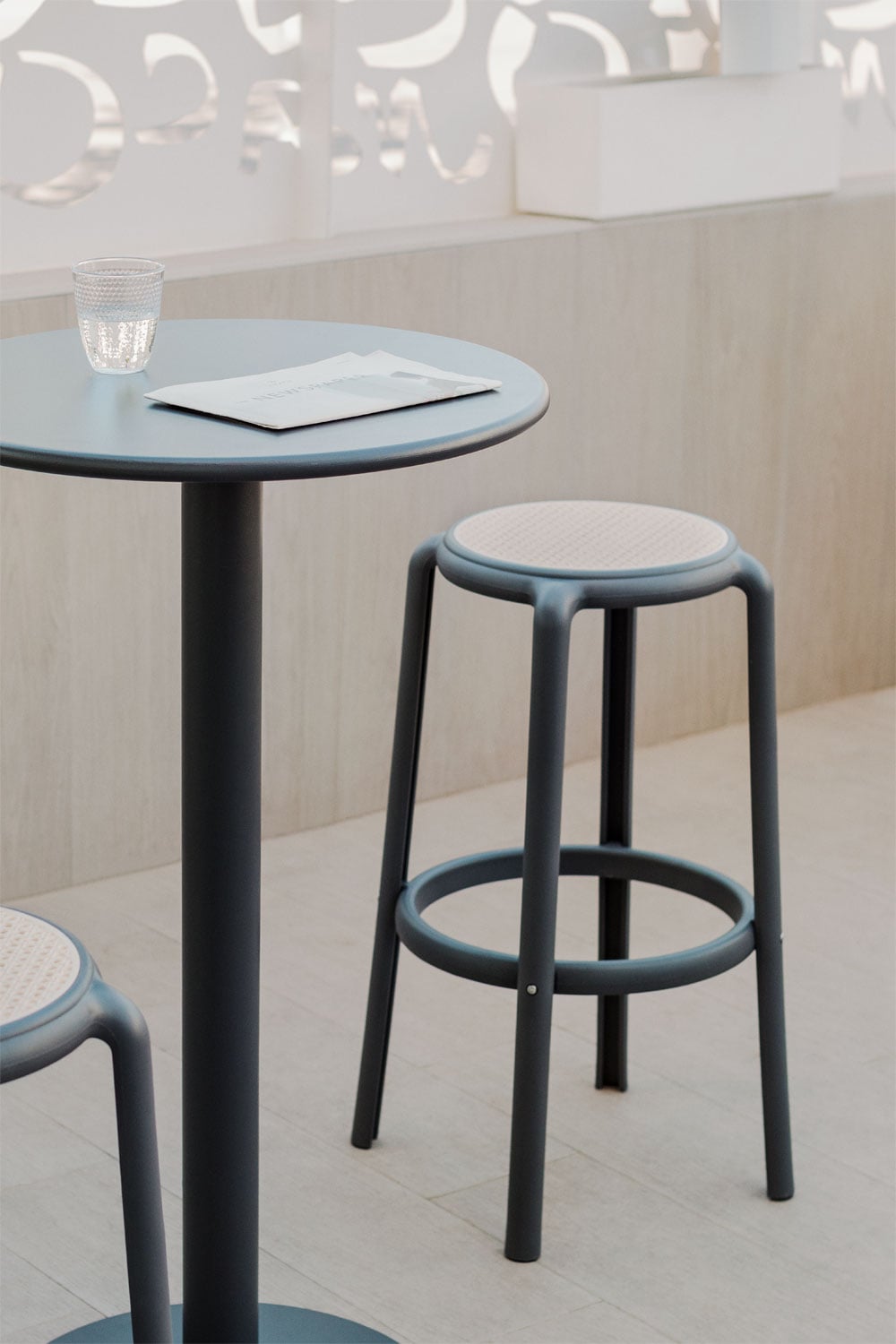 Pack de 2 tabourets hauts de jardin Omara, image de la galerie 5