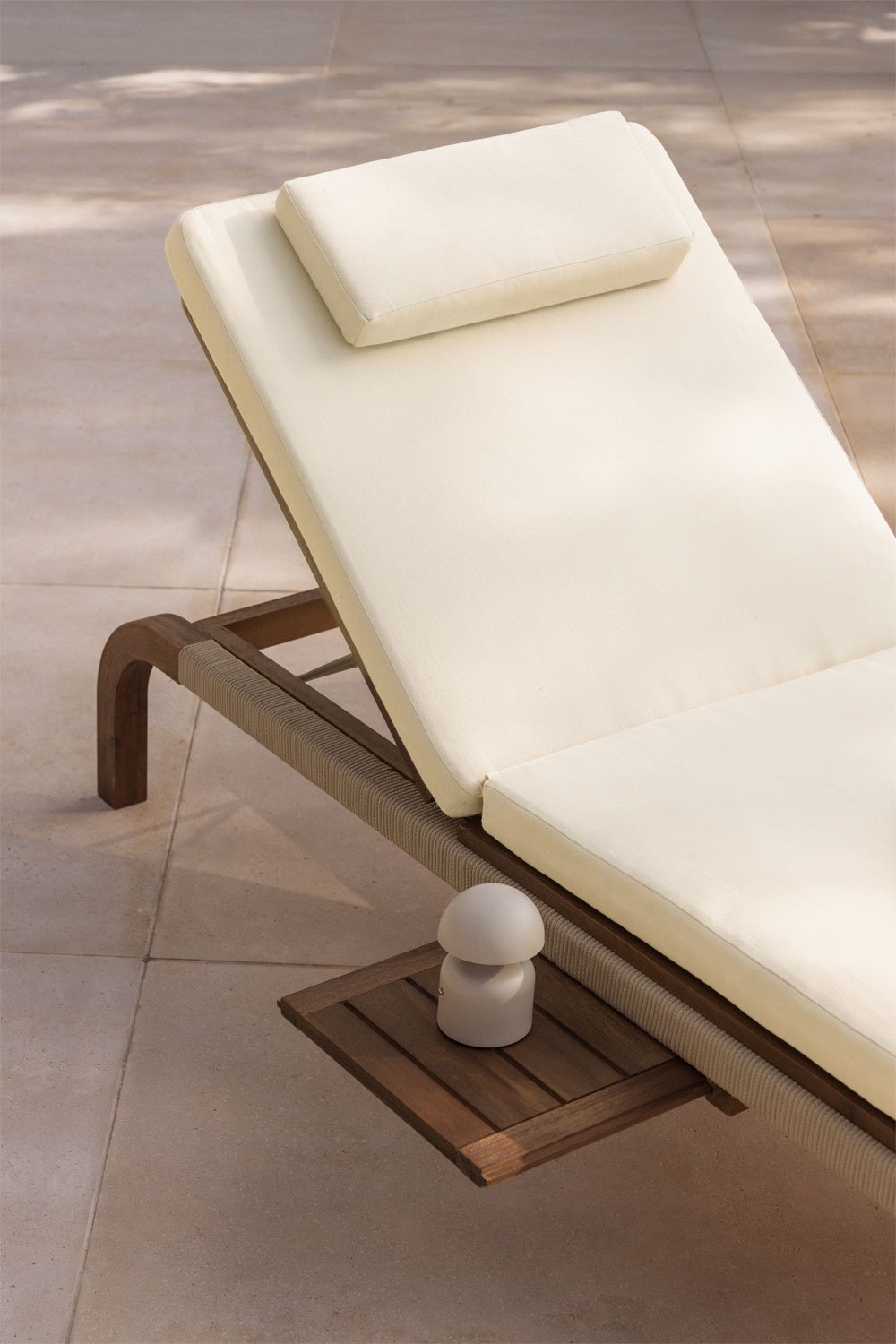 Pack de 2 chaises longues inclinables en bois d'acacia avec coussin Dubai, image de la galerie 2