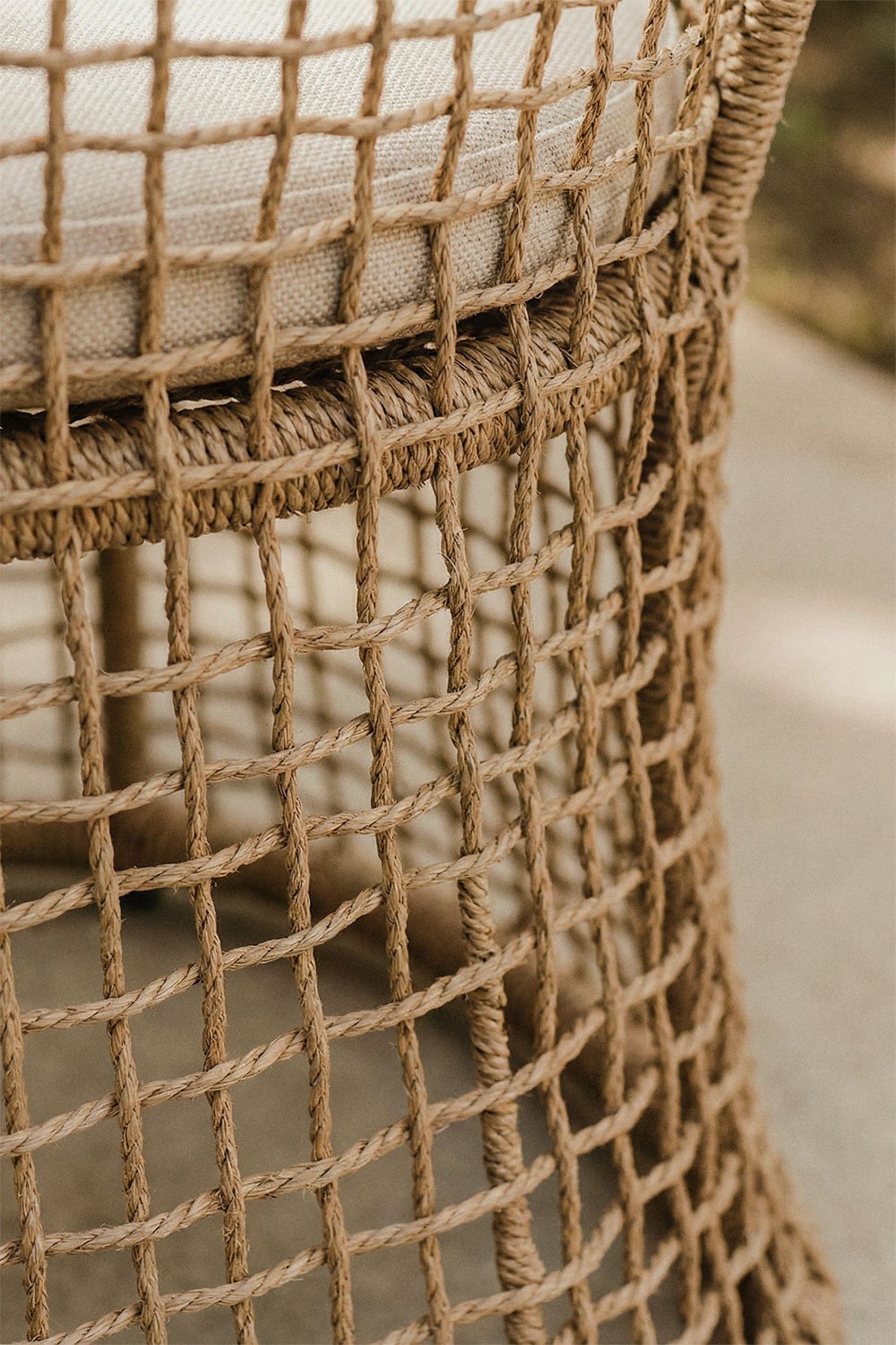 Pack de 4 chaises de jardin avec accoudoirs en acier et rotin synthétique Liparian, image de la galerie 2