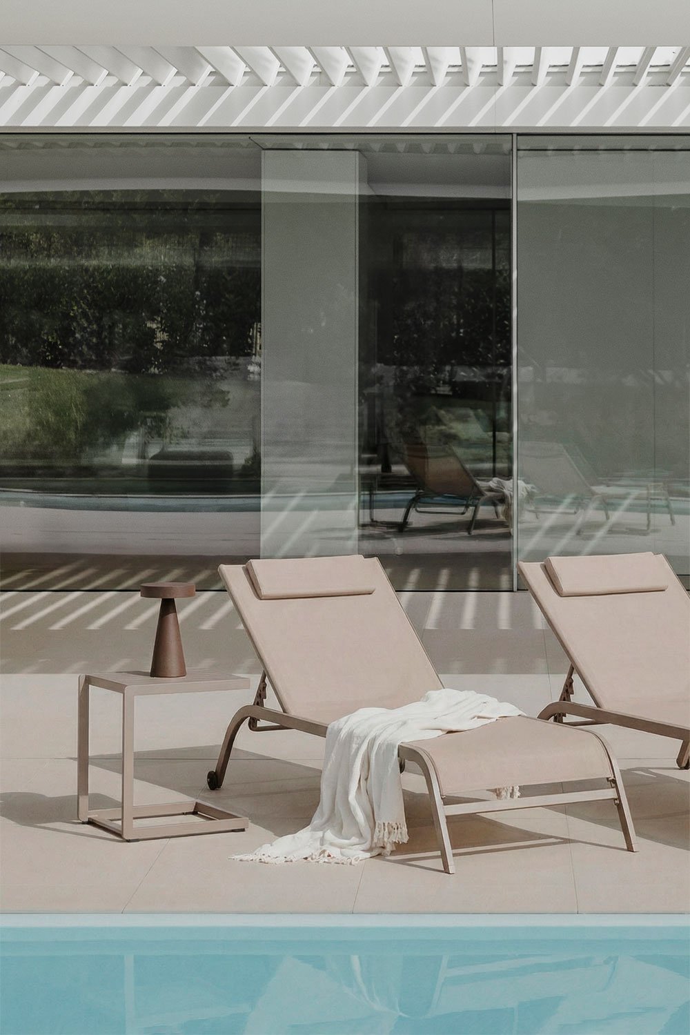 Chaise longue inclinable avec coussin Therys, image de la galerie 1