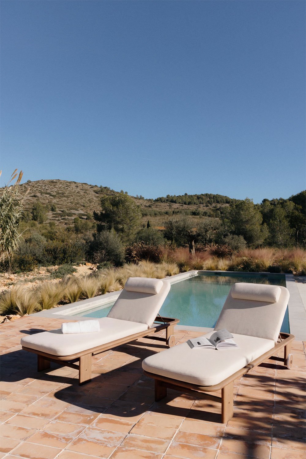 Pack de 2 chaises longues inclinables en bois d'acacia Uleno, image de la galerie 1