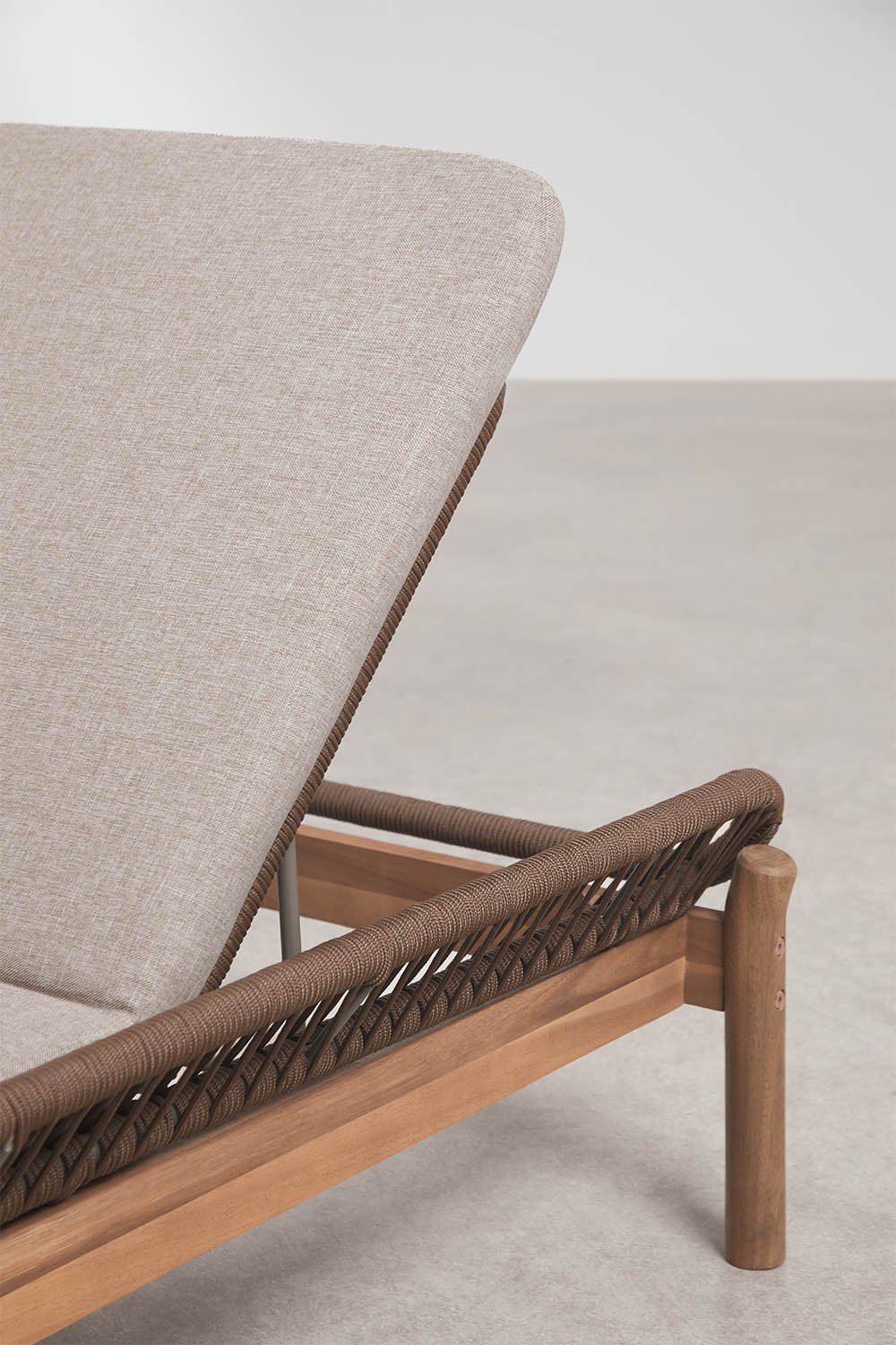 Pack de 2 chaises longues inclinables en bois d'acacia et corde tressée Karvia, image de la galerie 7