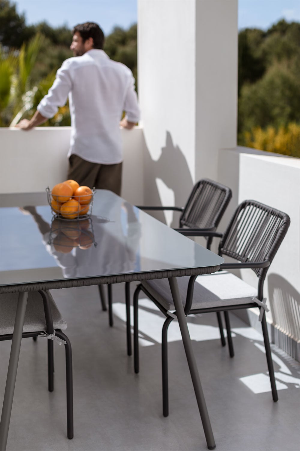 Pack de 6 chaises de jardin empilables avec accoudoirs en corde tressée Arhiza, image de la galerie 8