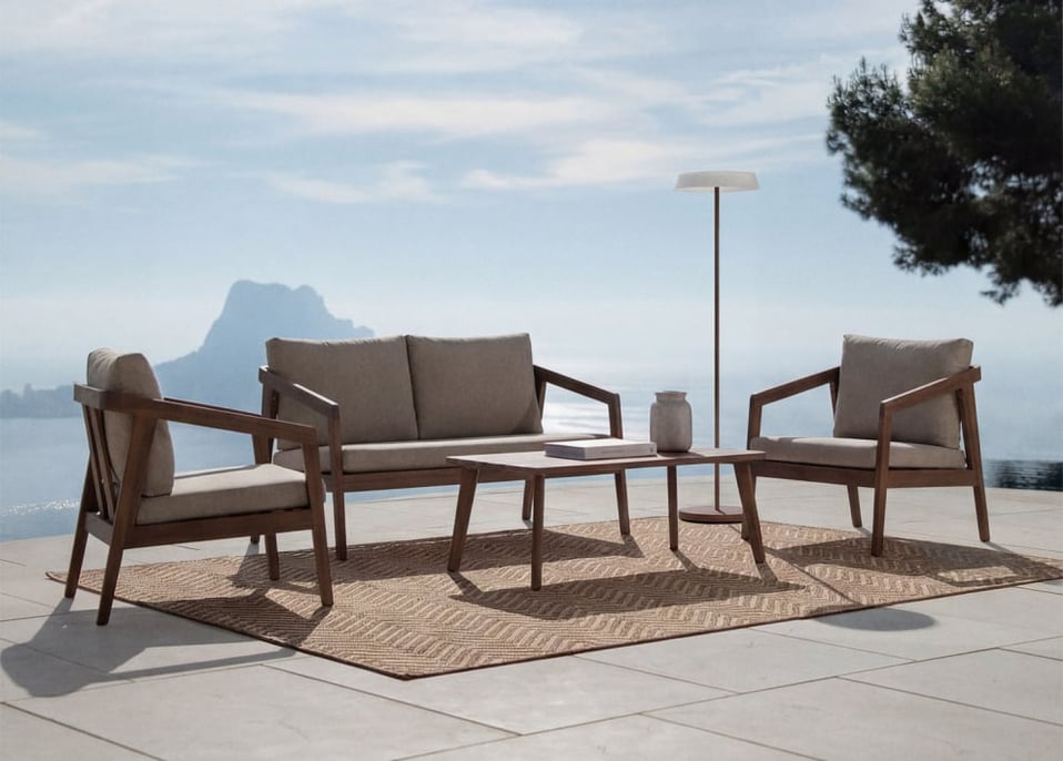 Ensemble de jardin avec canapé, 2 fauteuils et table basse en bois d'acacia Kaela
