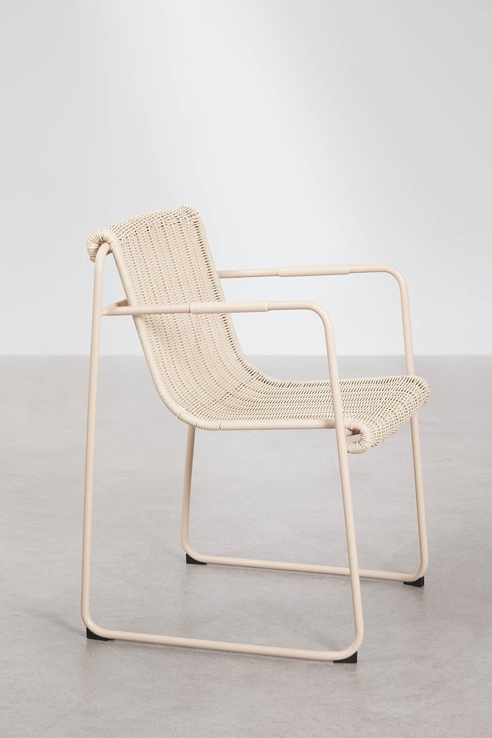 Chaise de jardin empilable avec accoudoirs en rotin synthétique et acier Revia, image de la galerie 4