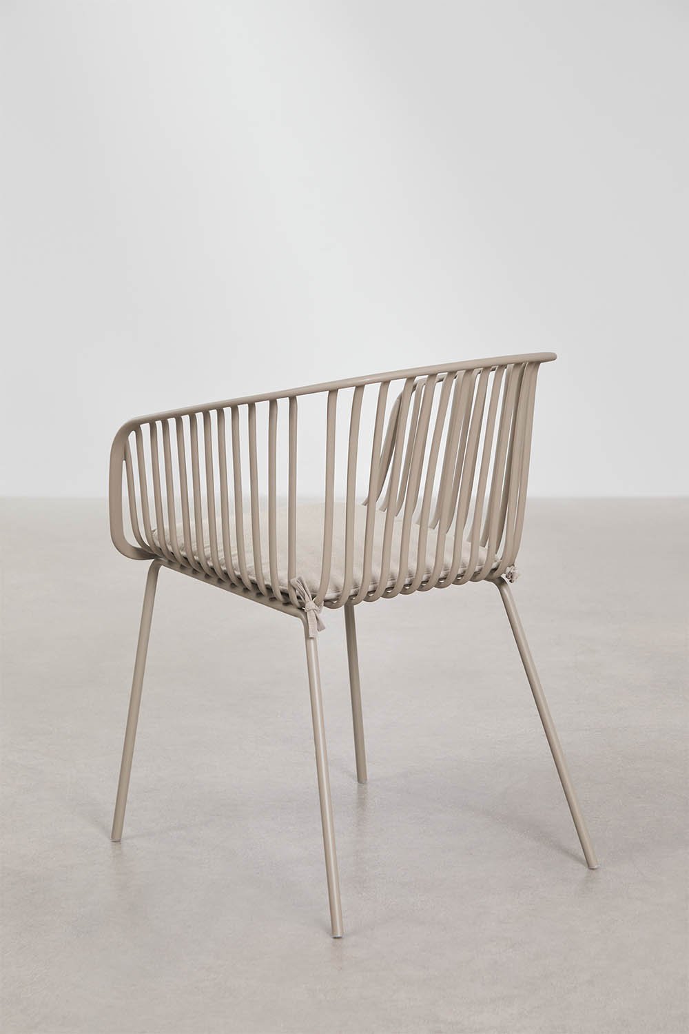 Chaise de jardin avec accoudoirs en acier et polypropylène Aradina, image de la galerie 5