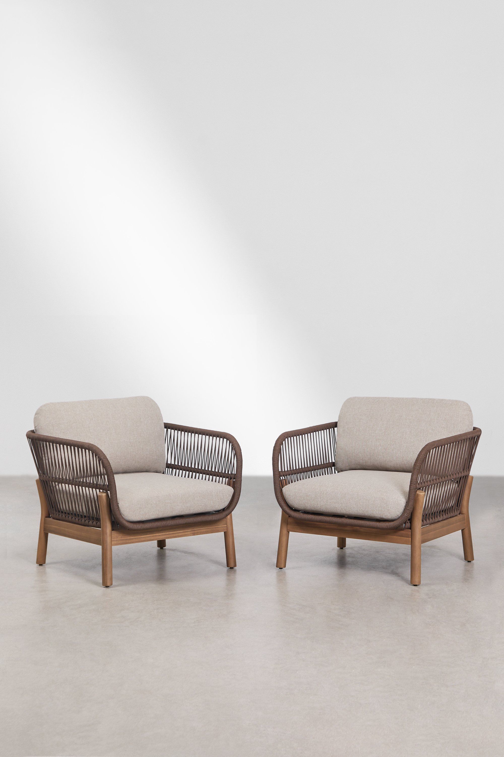 Pack de 2 fauteuils en bois d'acacia et corde tressée Karvia, image de la galerie 1