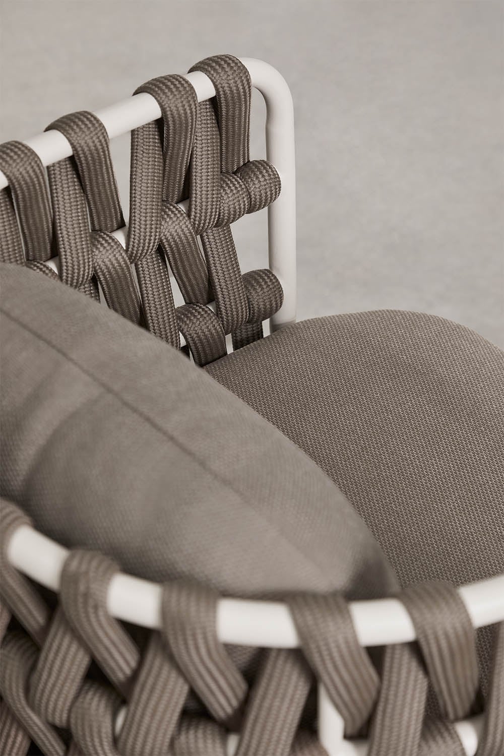 Chaise de jardin avec accoudoirs en aluminium et corde tressée Tevary, image de la galerie 5