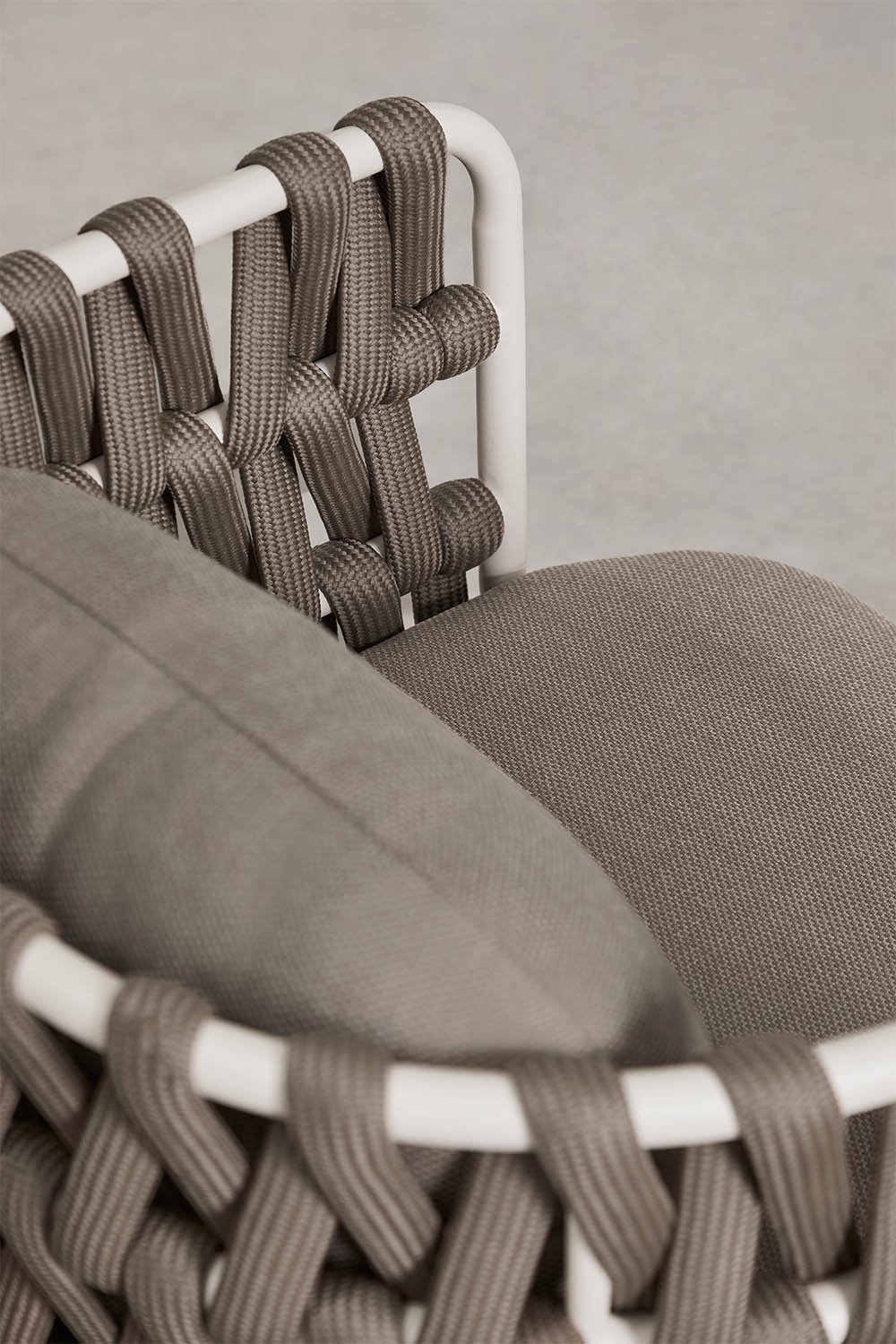 Pack de 2 chaises de jardin avec accoudoirs en aluminium et corde tressée Tevary, image de la galerie 7