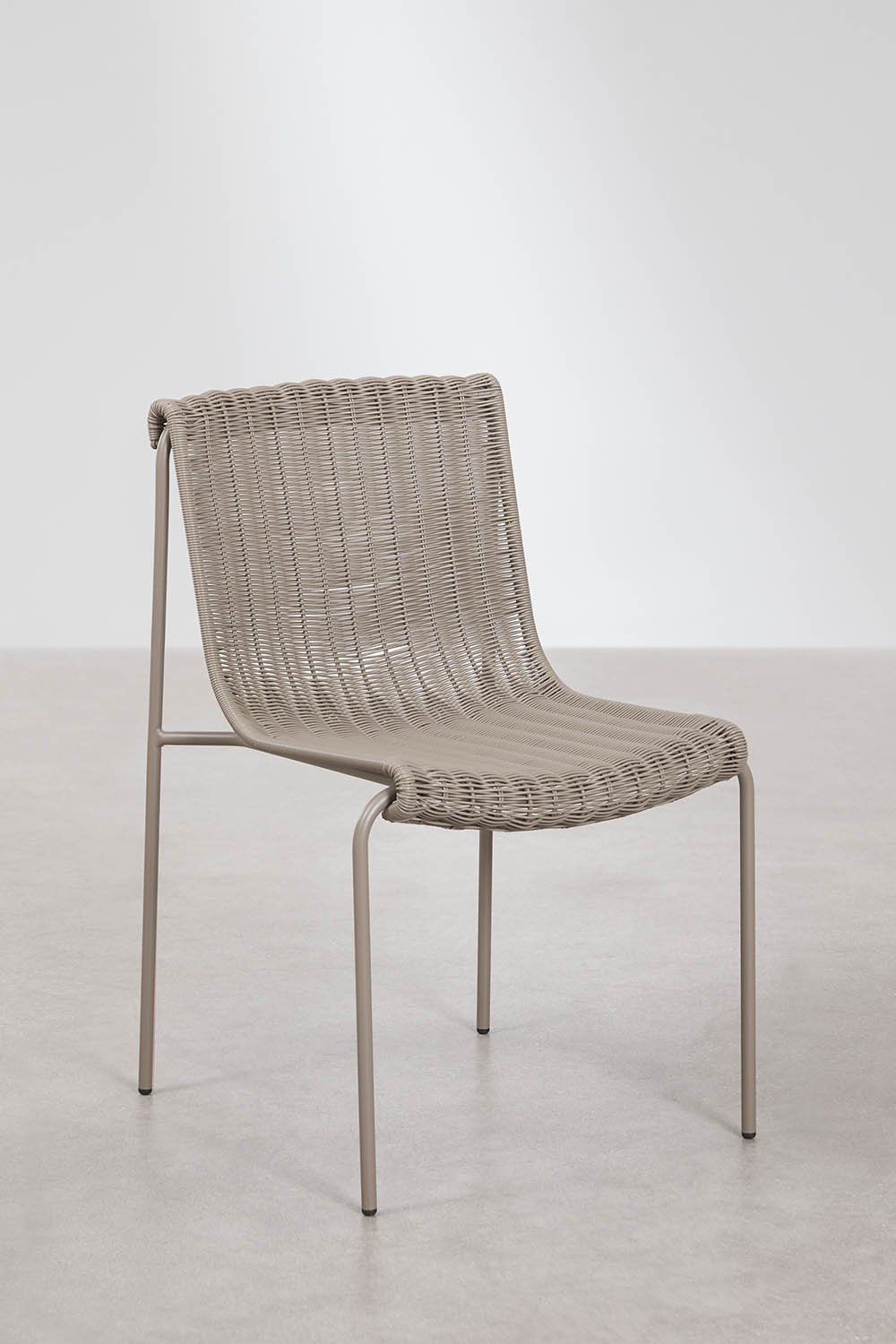 Pack de 4 chaises de salle à manger en rotin synthétique et acier Revia, image de la galerie 1