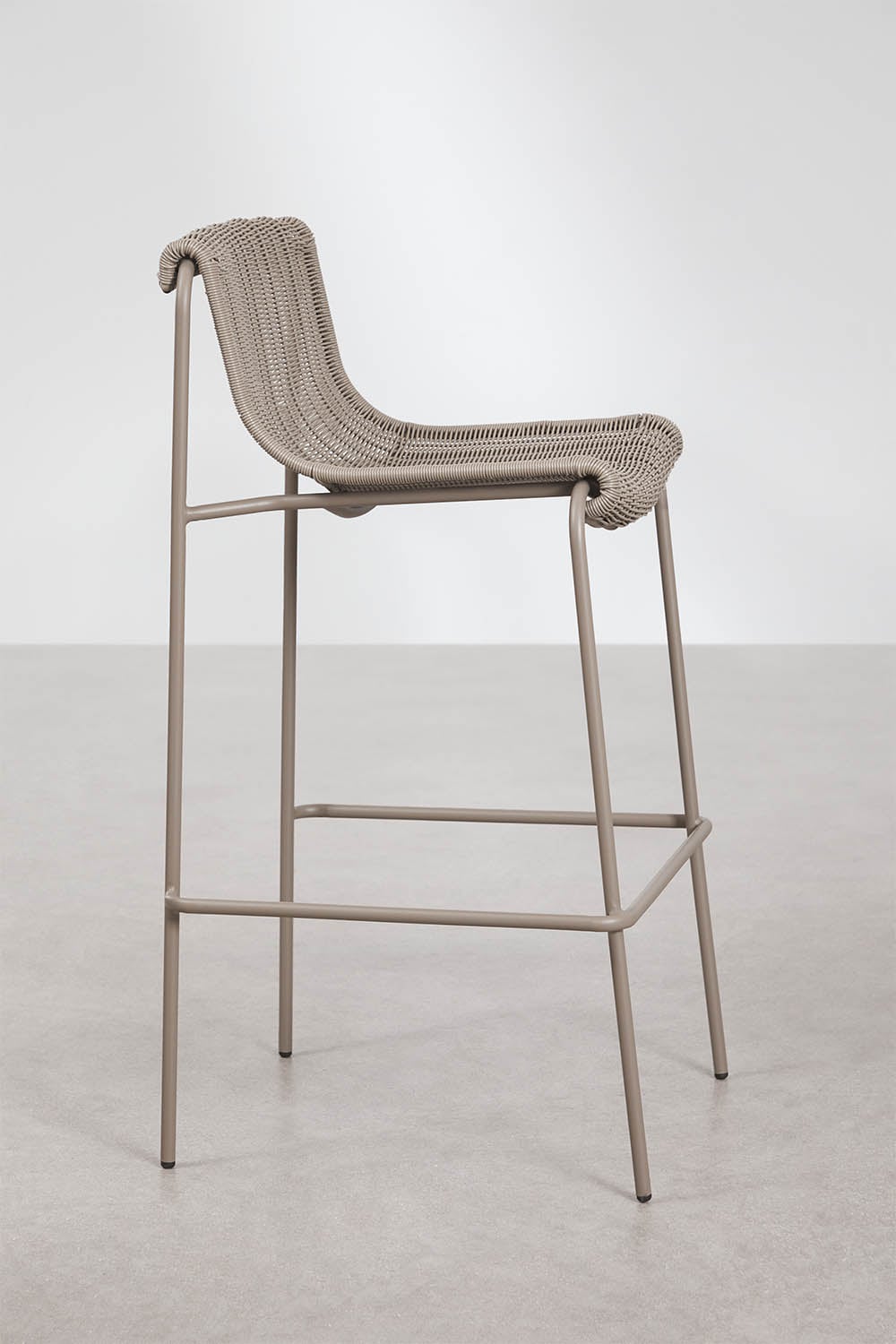 Tabouret haut en rotin synthétique et acier Revia, image de la galerie 2