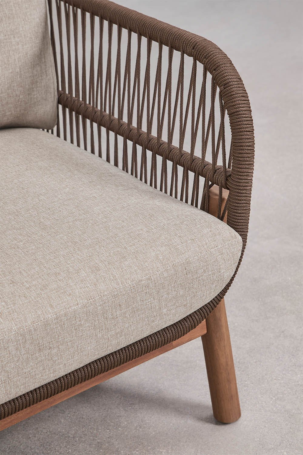 Ensemble de jardin avec 2 fauteuils en corde tressée et table basse en bois d'acacia Karvia, image de la galerie 8